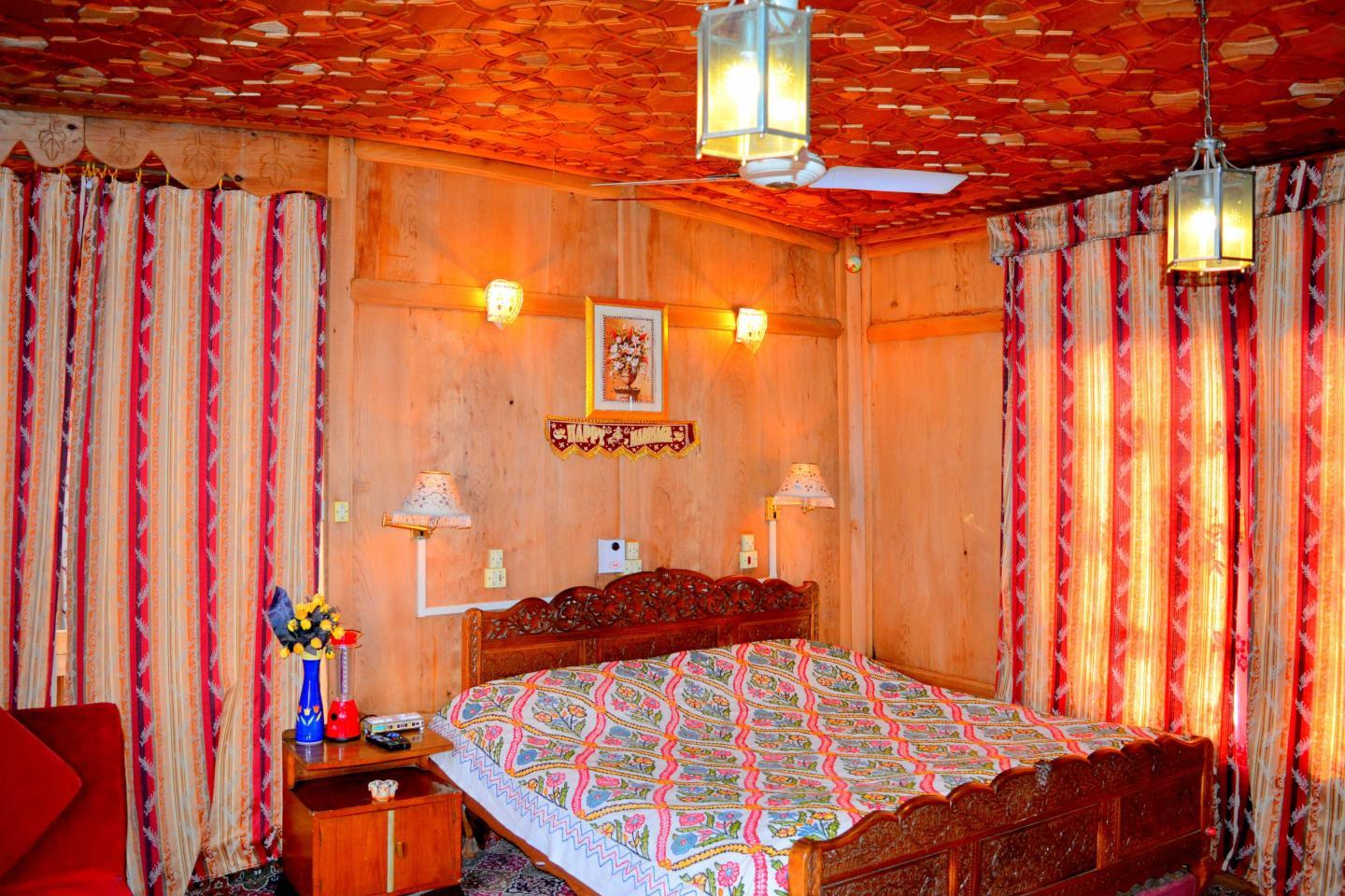 Golden Flower Heritage Houseboat, Srinagar Golden Flower Heritage Houseboat, Srinagar