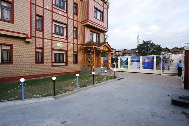 Hotel Shefaf, Srinagar Hotel Shefaf, Srinagar