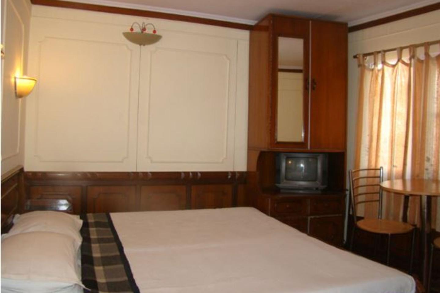 Hotel Hill Top, Shimla Hotel Hill Top, Shimla