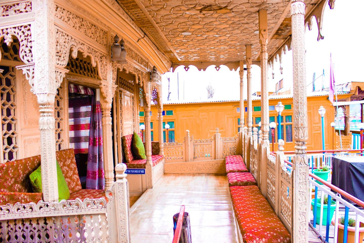 Aziz Palace Group of Houseboats, Srinagar Aziz Palace Group of Houseboats, Srinagar