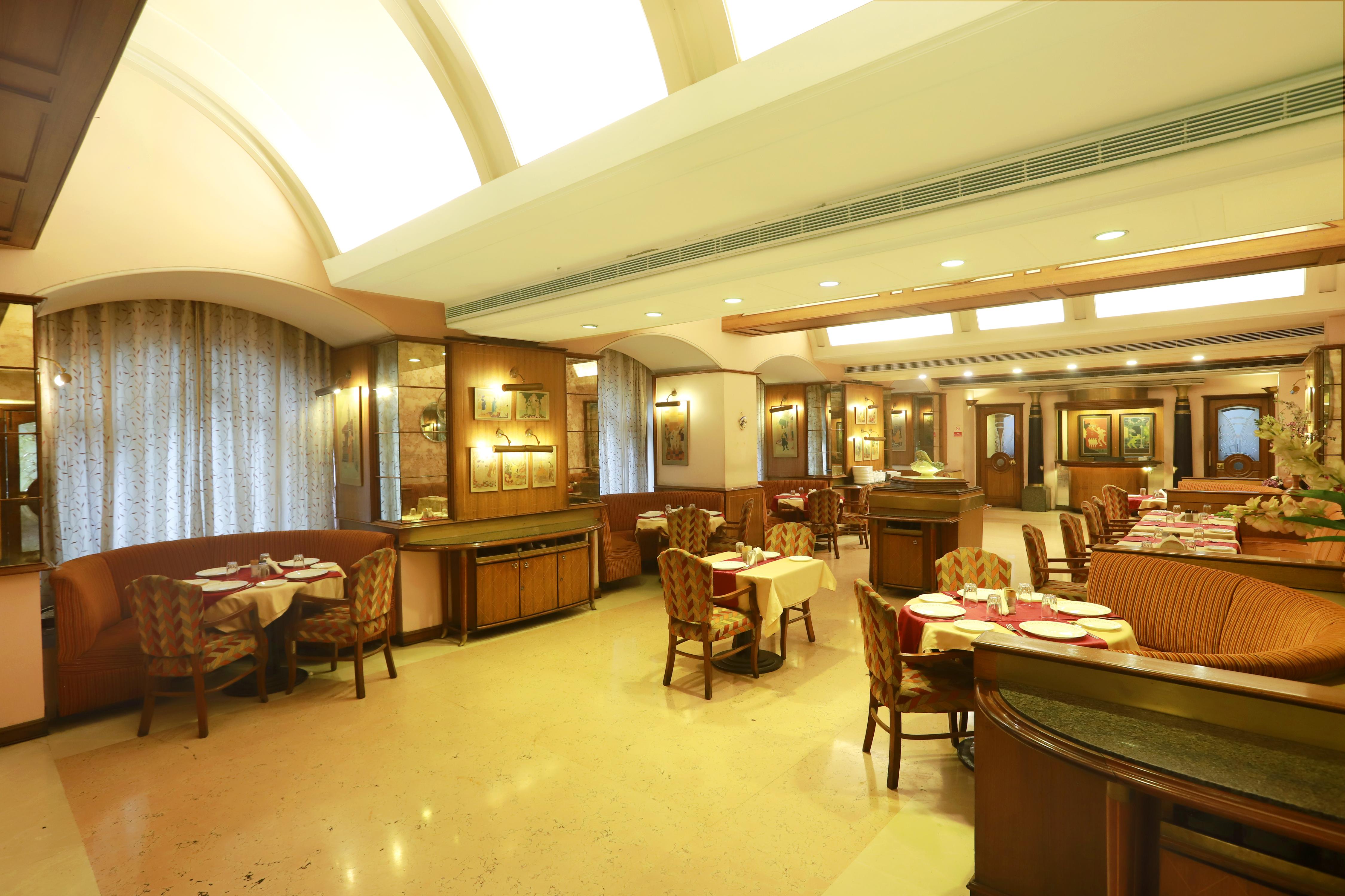 Opera - Restaurant and Bar