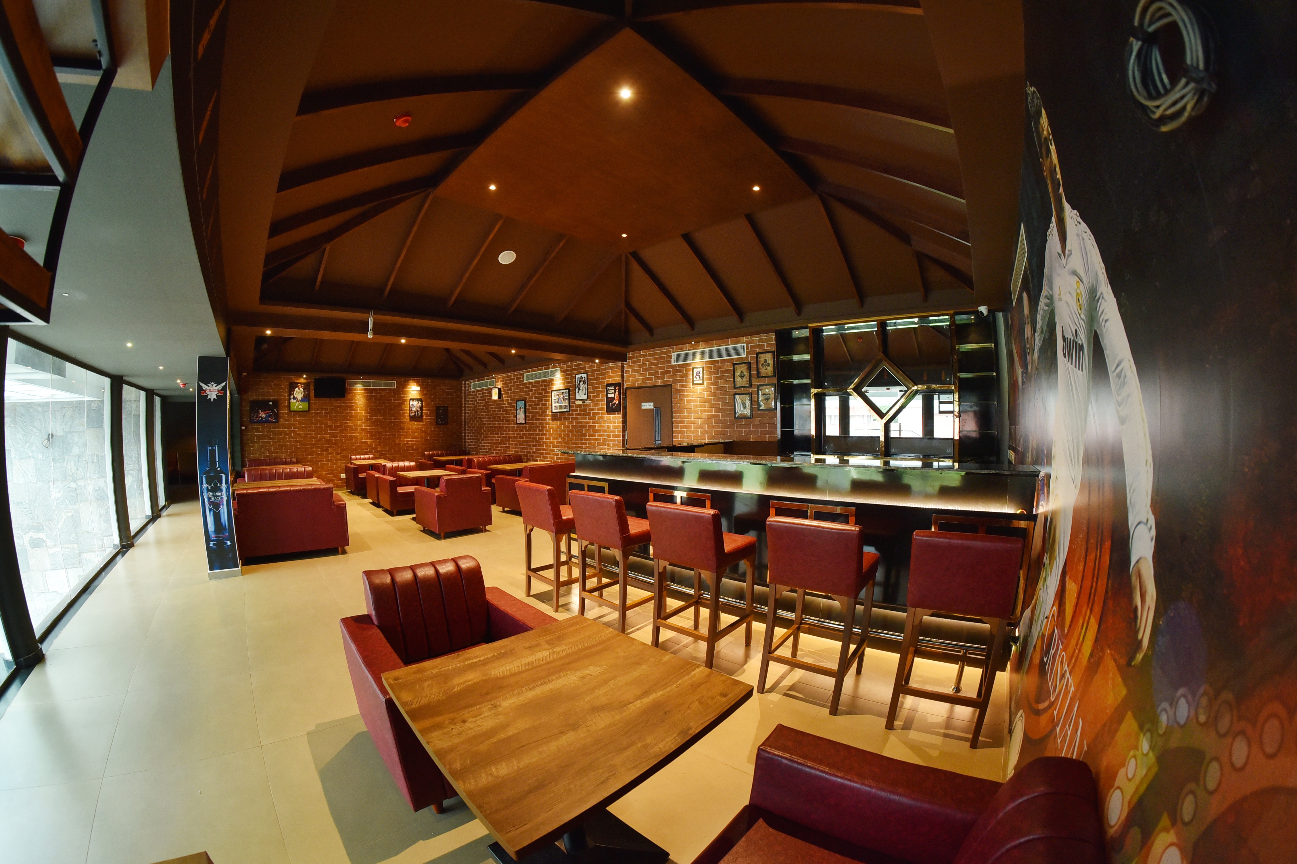 LEGENDS SPORTS CAFE