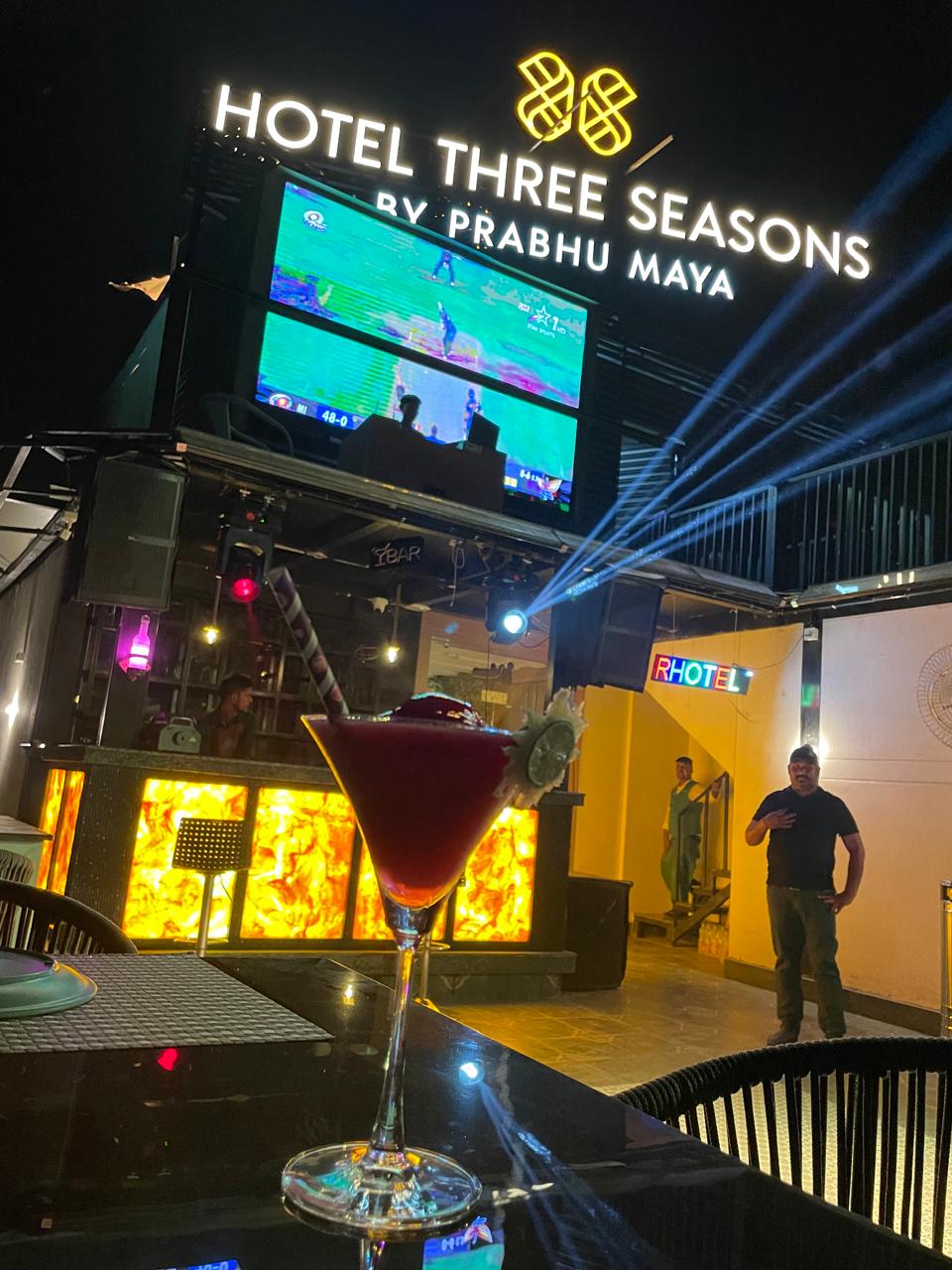 TRIO Rooftop Cafe & Bar