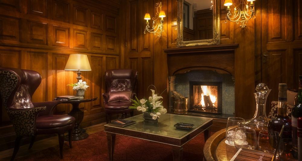 Taj Lobby Bar And Lounge