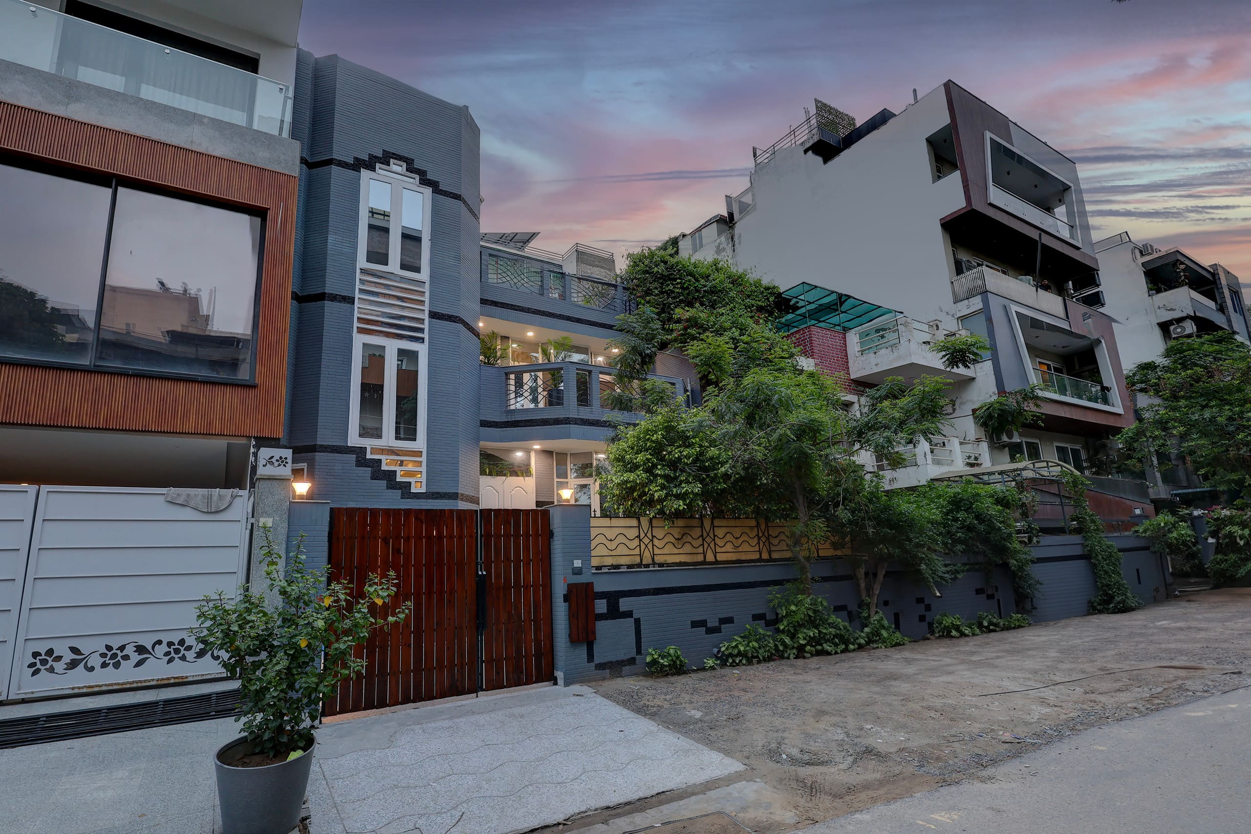 Avid Homes 𝗕𝗢𝗢𝗞 Gurgaon Homestay