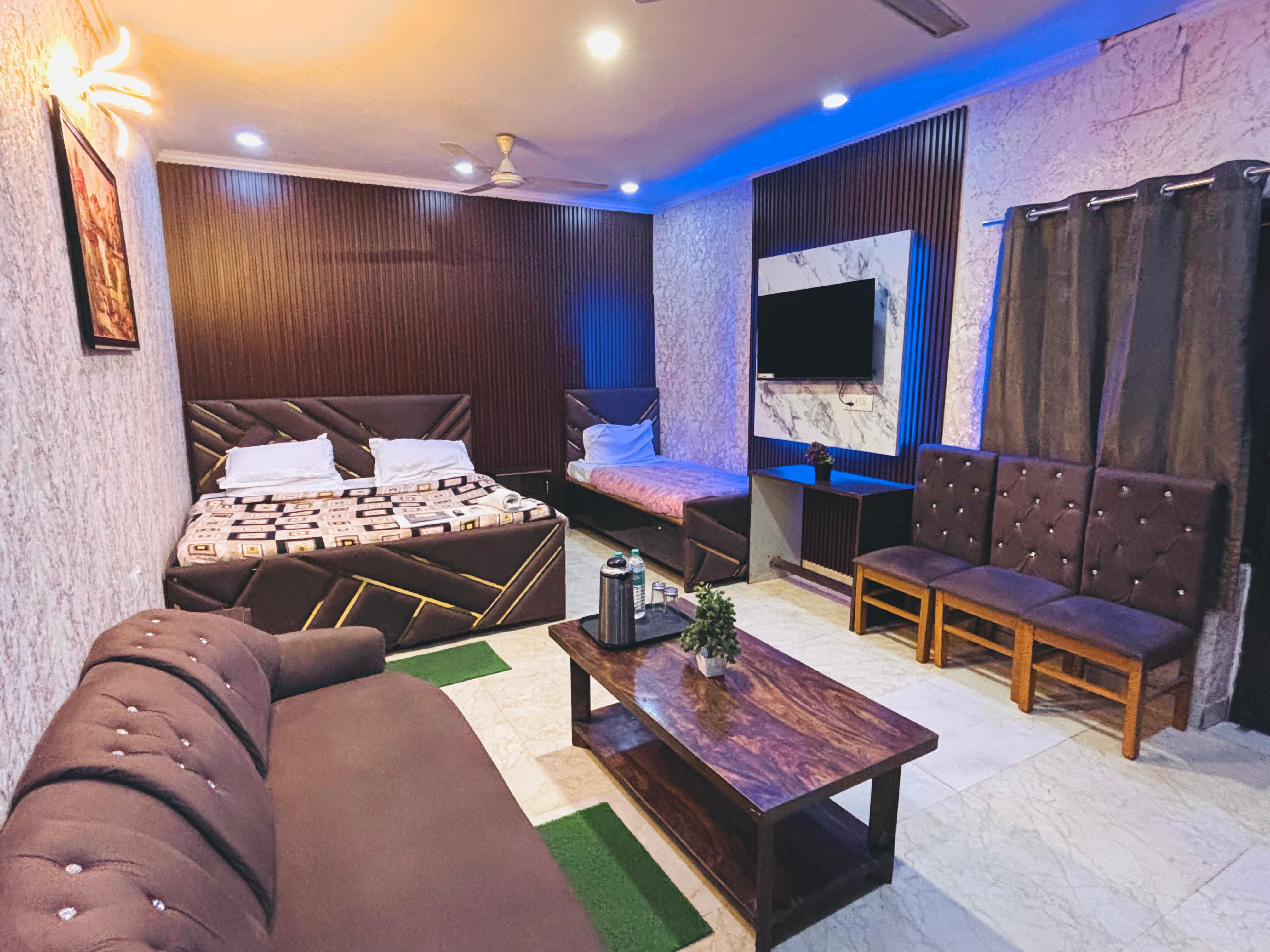 Hotel Tom Jerry Delhi - Reviews, Photos & Offer