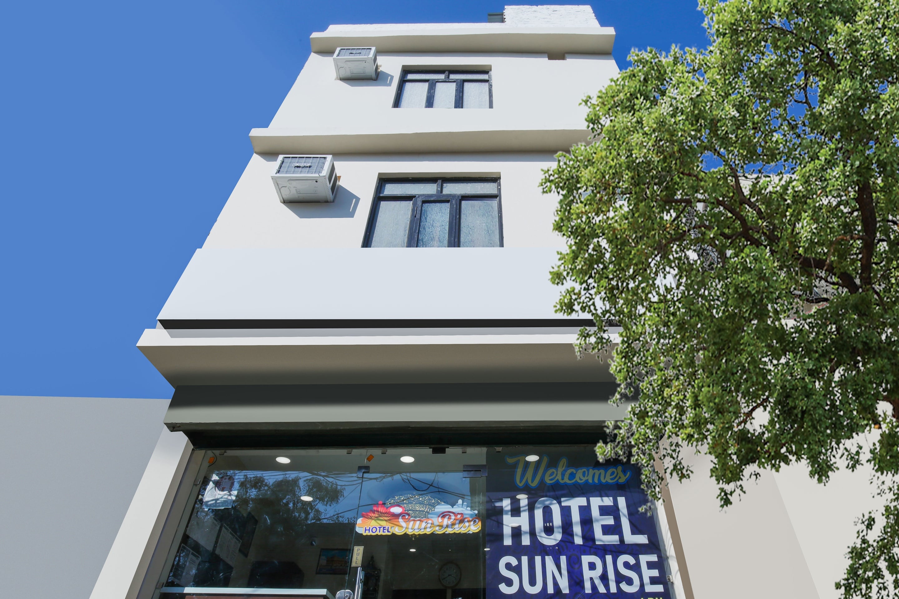 Hotel O Sunrise Restaurant