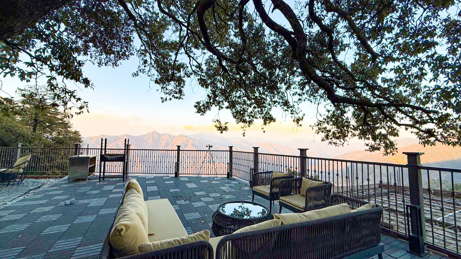 Checkmate | Suites and Apartments 𝗕𝗢𝗢𝗞 Mussoorie Apartment
