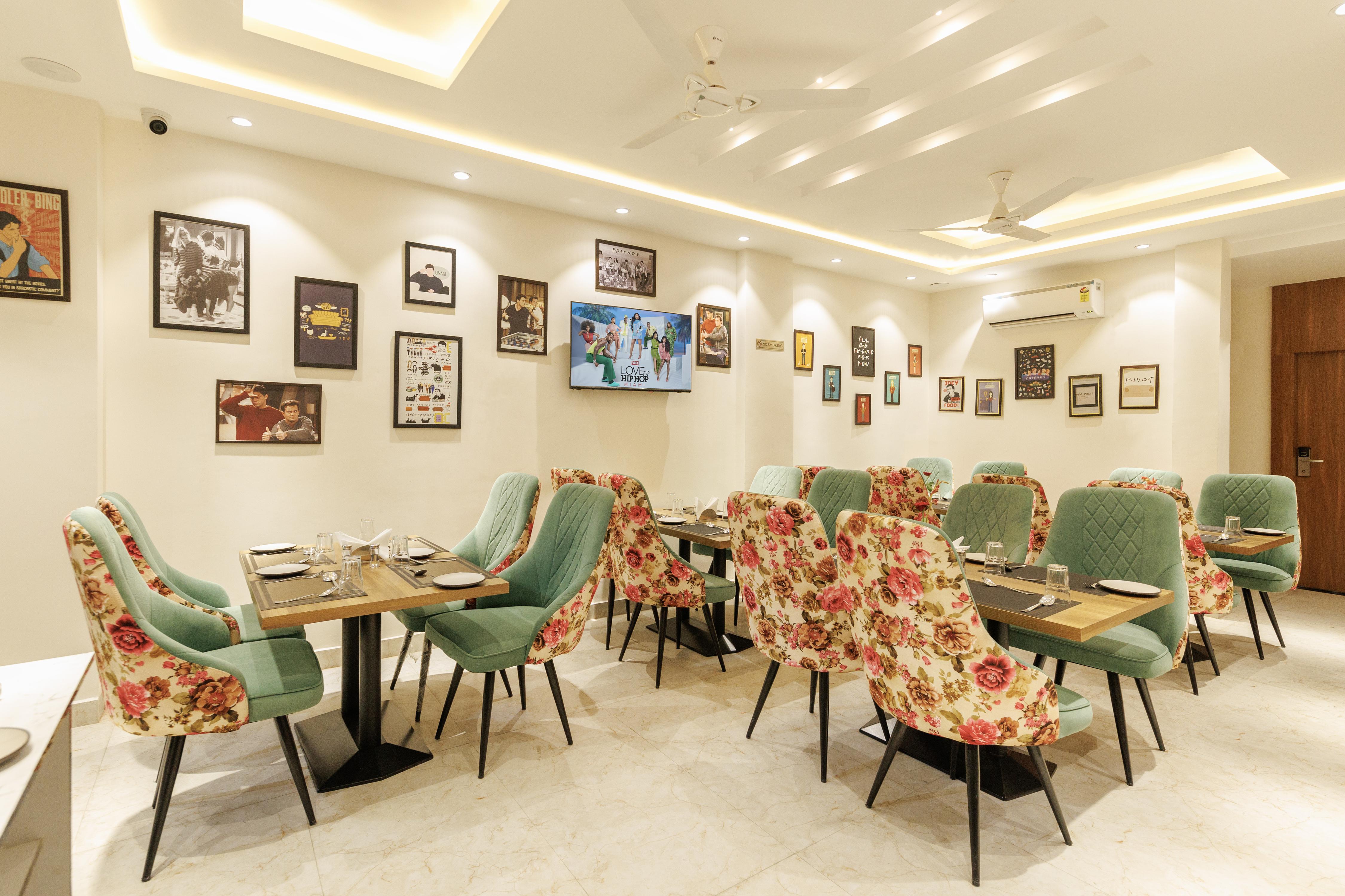 Friends Cafe 6