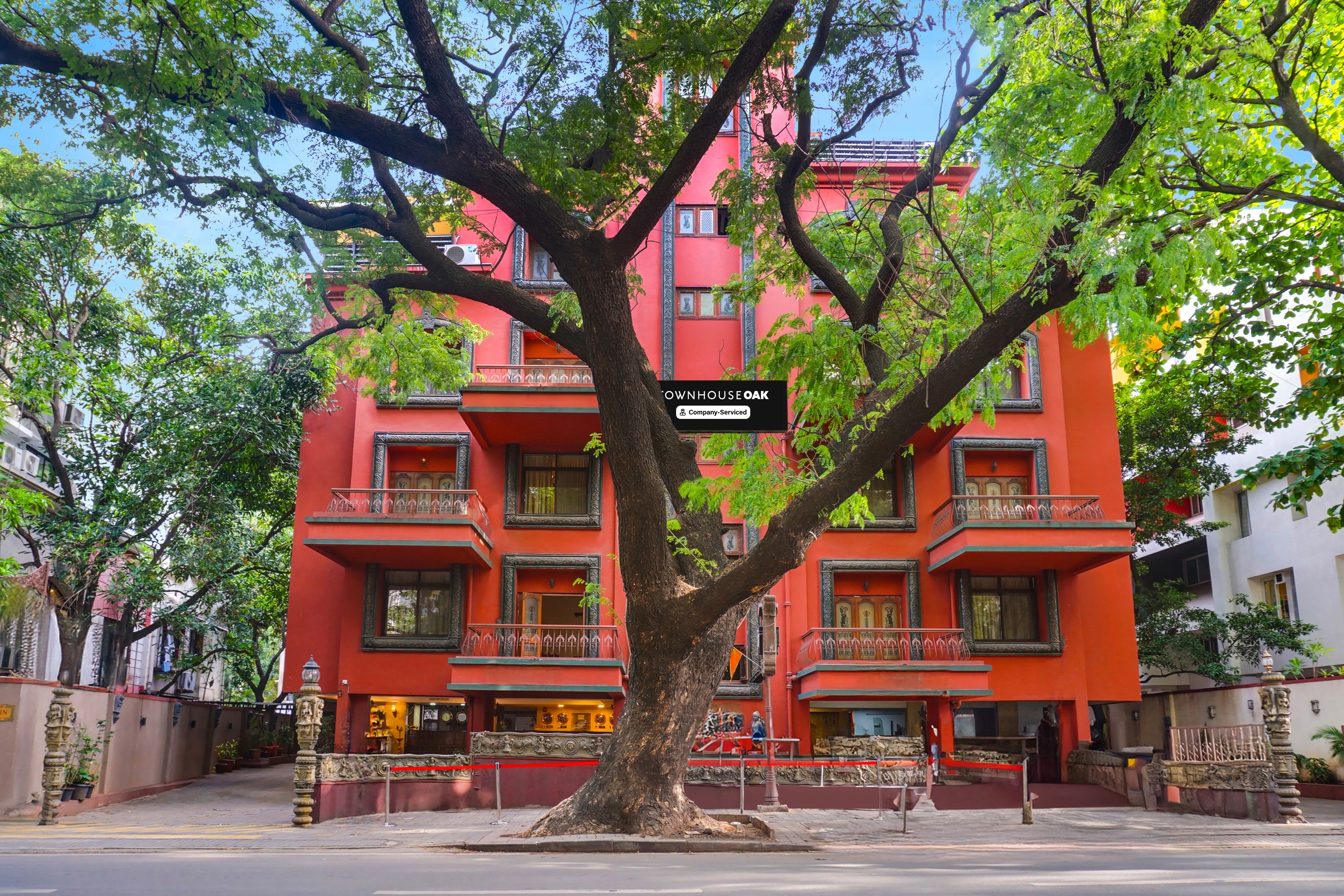 Super Townhouse OAK Royalty Prabhat Road-Restaurant