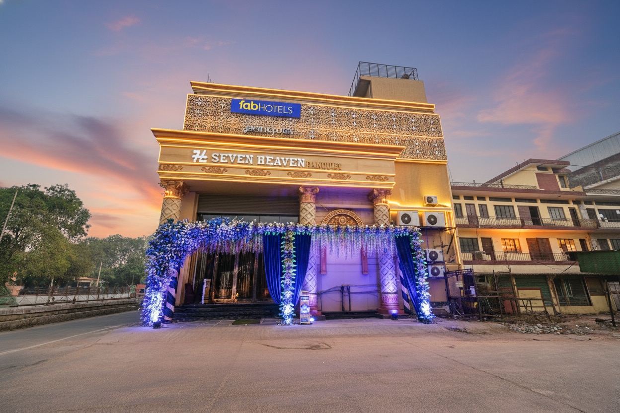 Via Seven Heaven 𝗕𝗢𝗢𝗞 Delhi Hotel