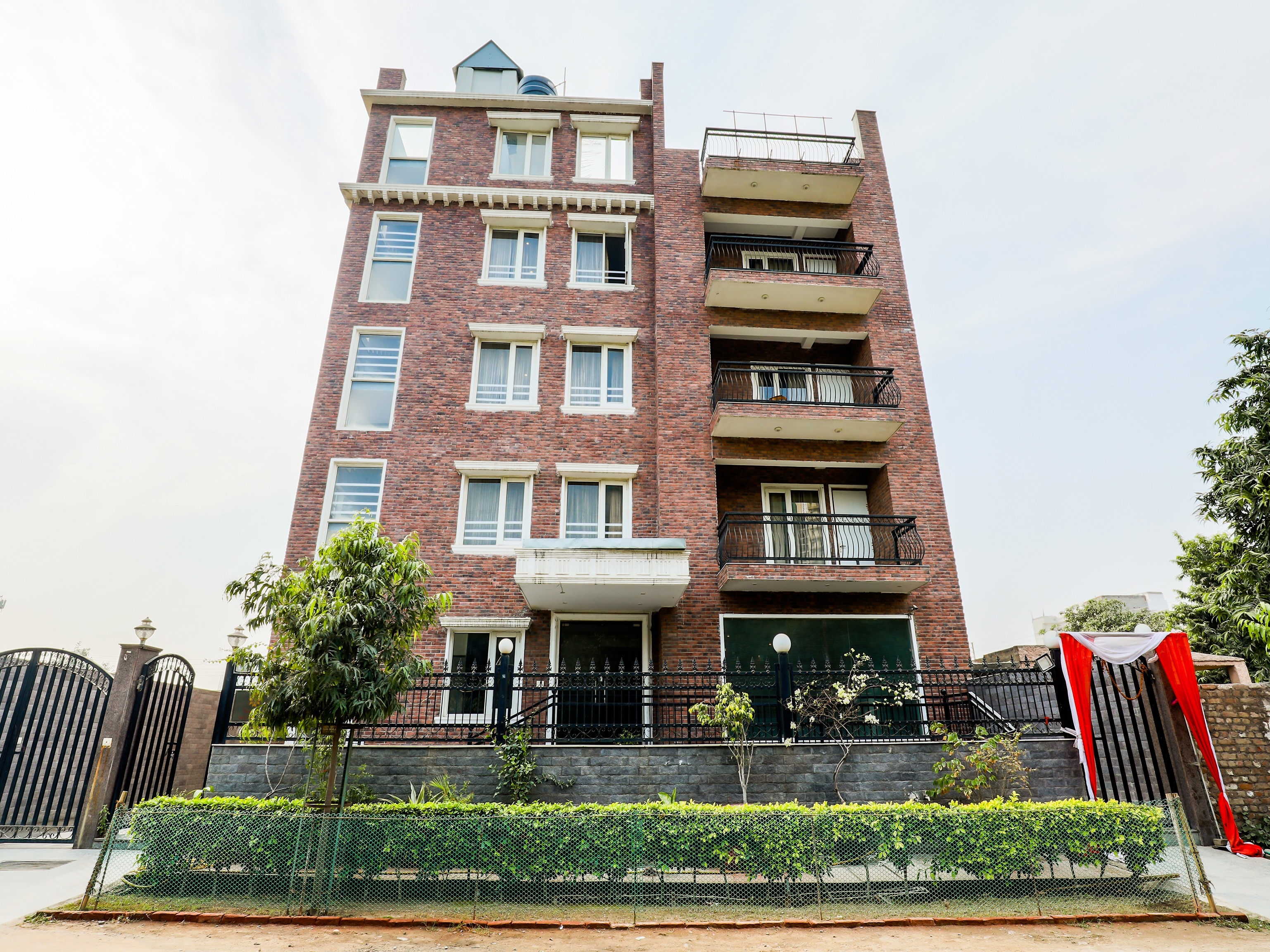 Hotel O Red Carpet Hotels Noida - Reviews, Photos & Offer