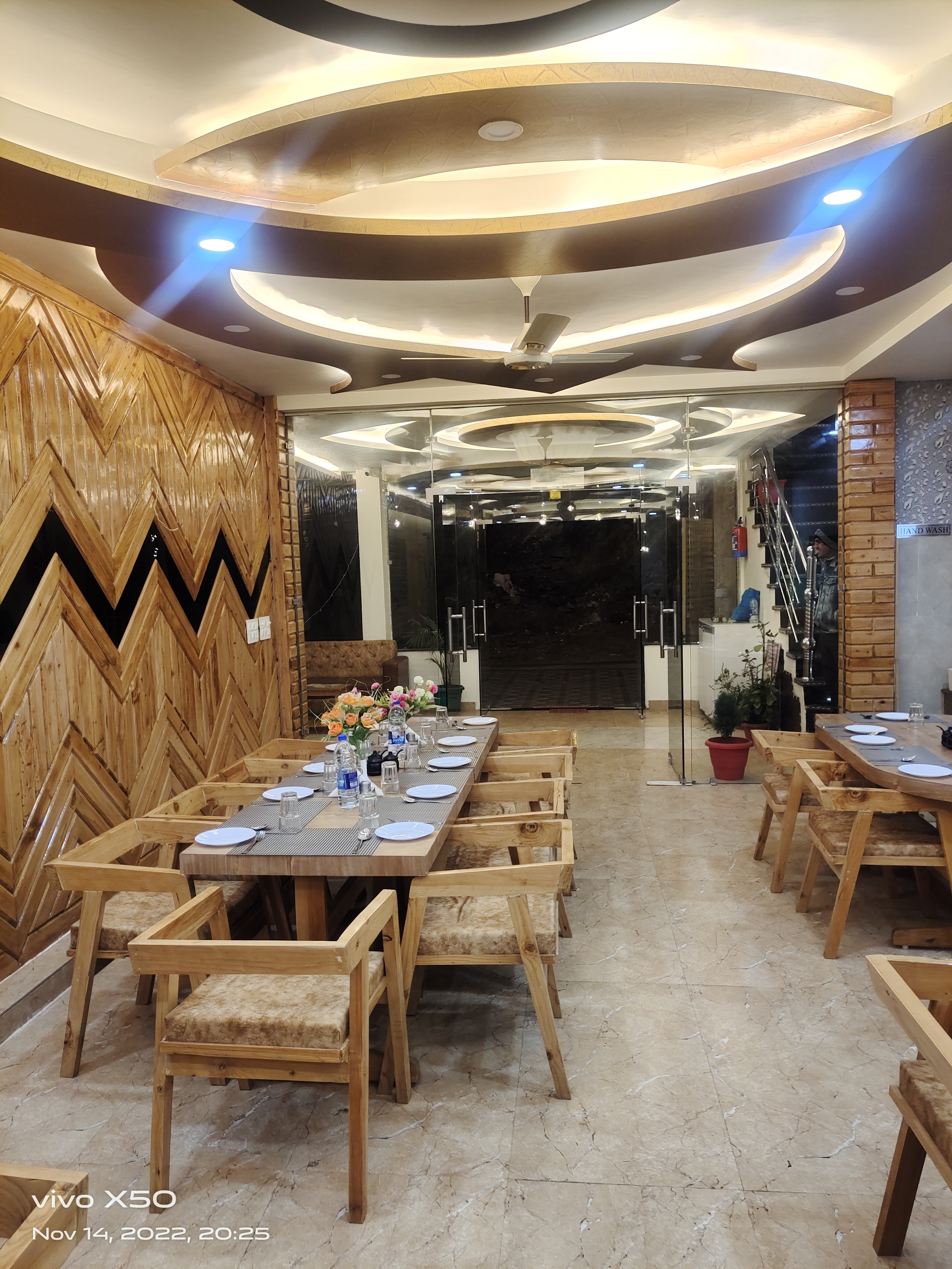 Monal Inn Restaurant