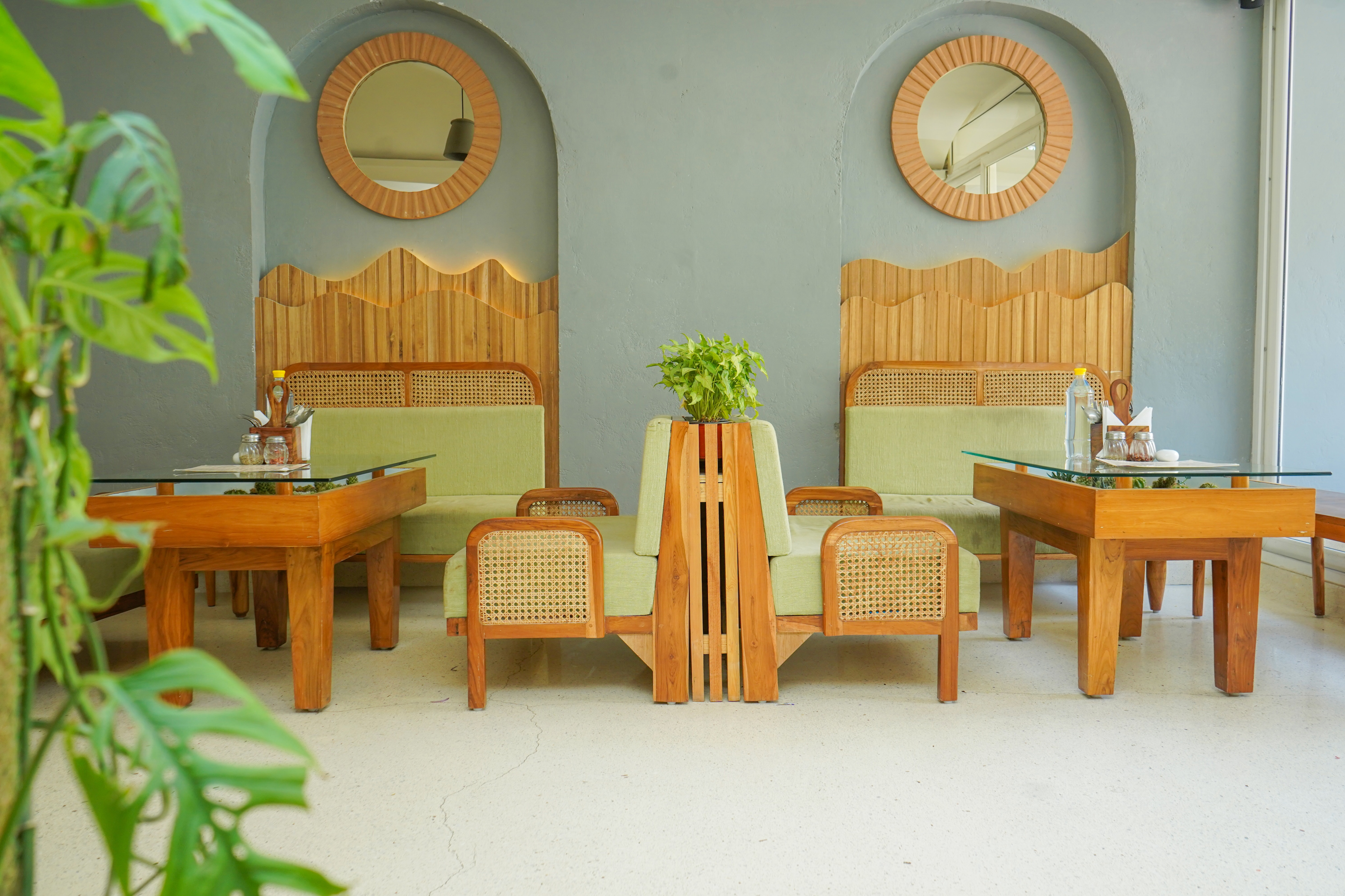 The Arches Cafe & Bakery
