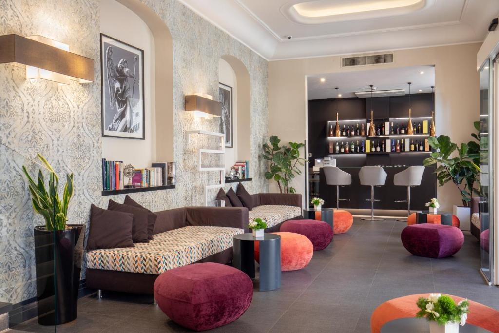 Lounge Bar
