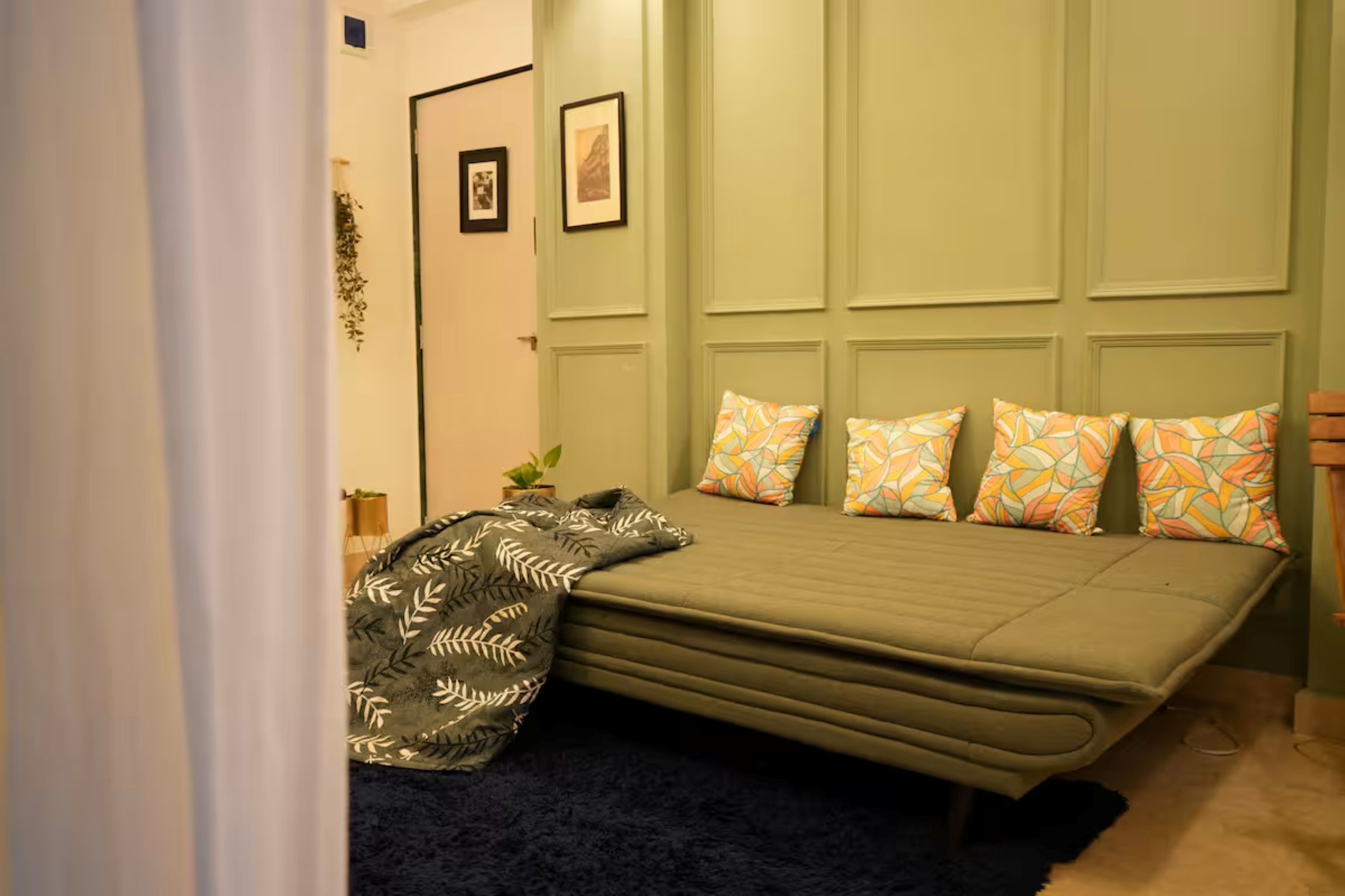Photo inspiration: Visual Reference: Bonjour Bandra Cozy Chic Retreat Off Carter Rd 𝗕𝗢𝗢𝗞 Mumbai