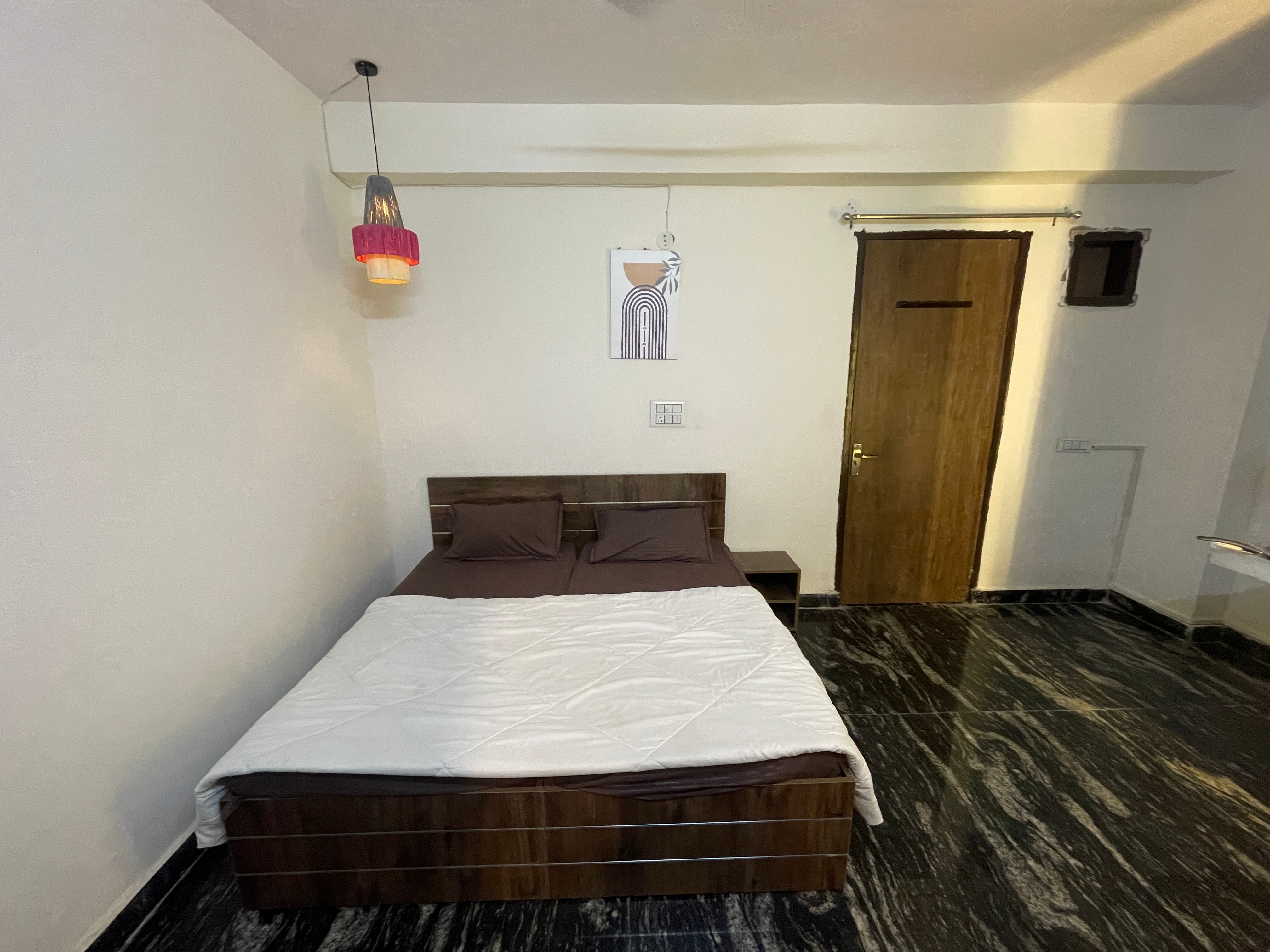 Stunning Broad And Rup Instance With View Rooms image