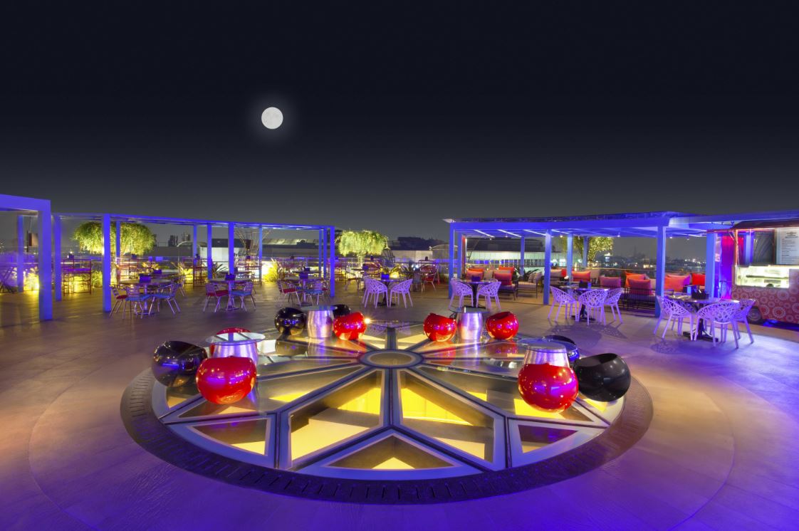 Rooftop Restraunt ( ZING )
