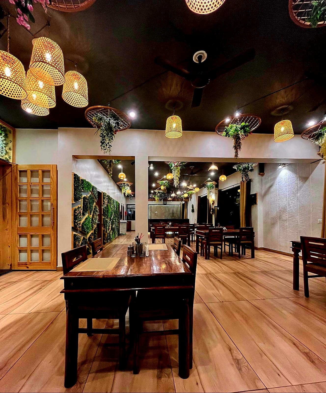 NATURE'S CAFE & RESTAURENT