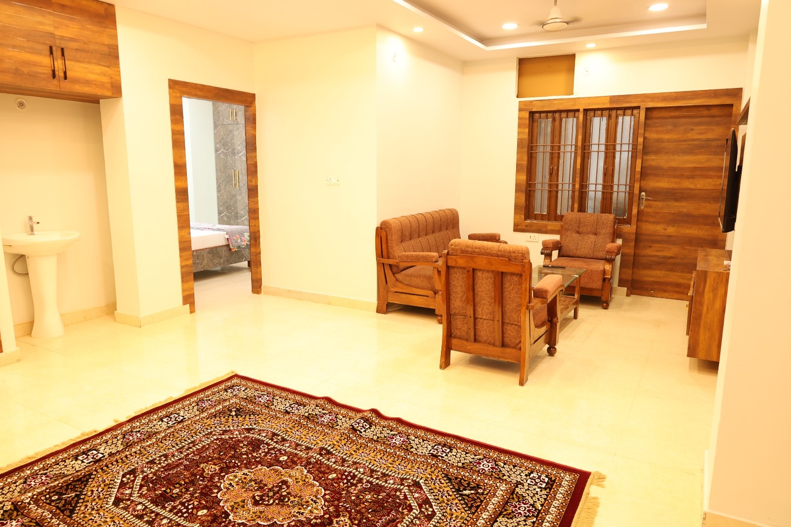 Curated visual reference: Kashi Heritage Entire 2Bhk Apartment 𝗕𝗢𝗢𝗞 Varanasi Apartment Photo Inspiration
