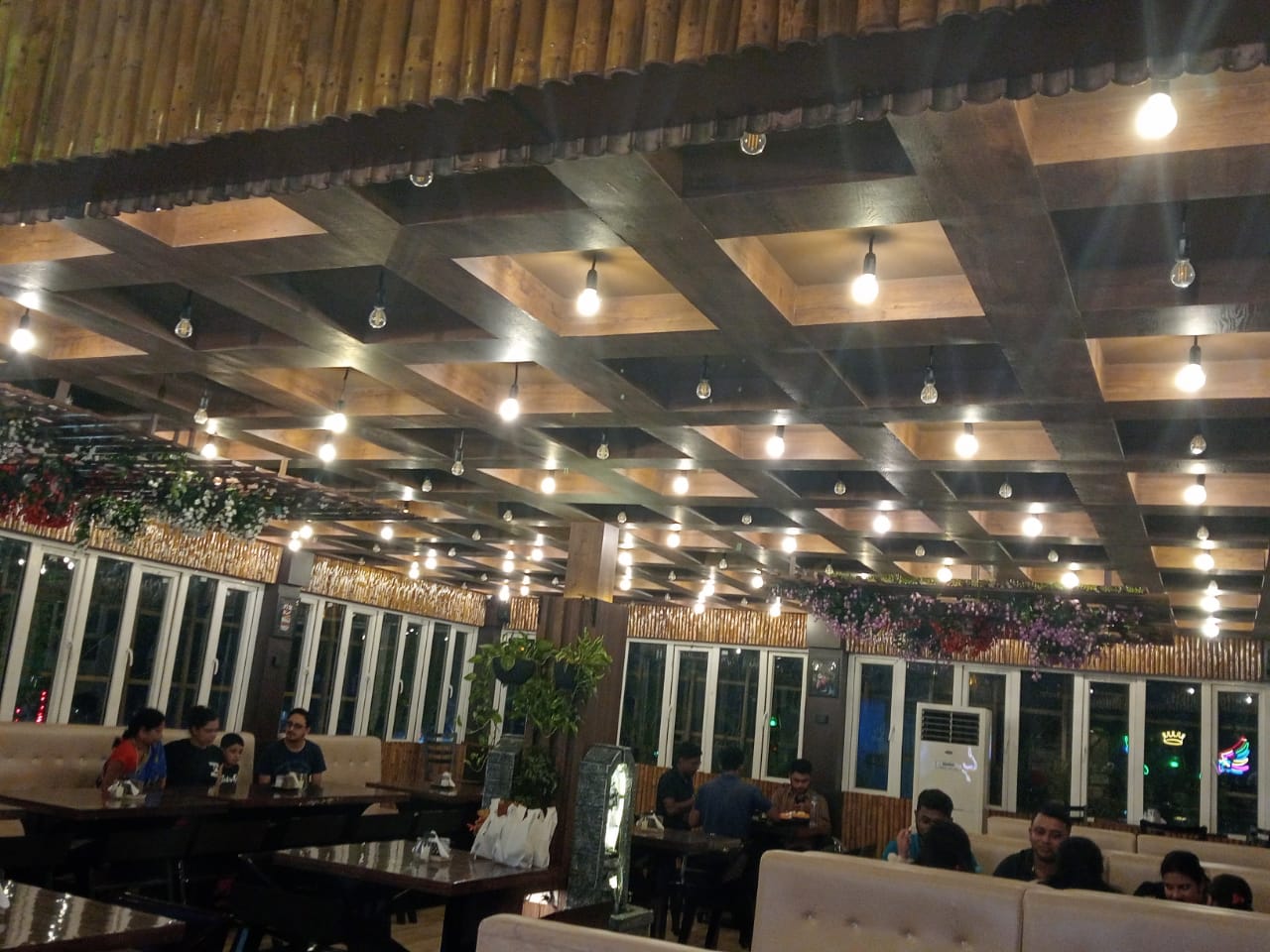 HML ROOFTOP RESTAURANT