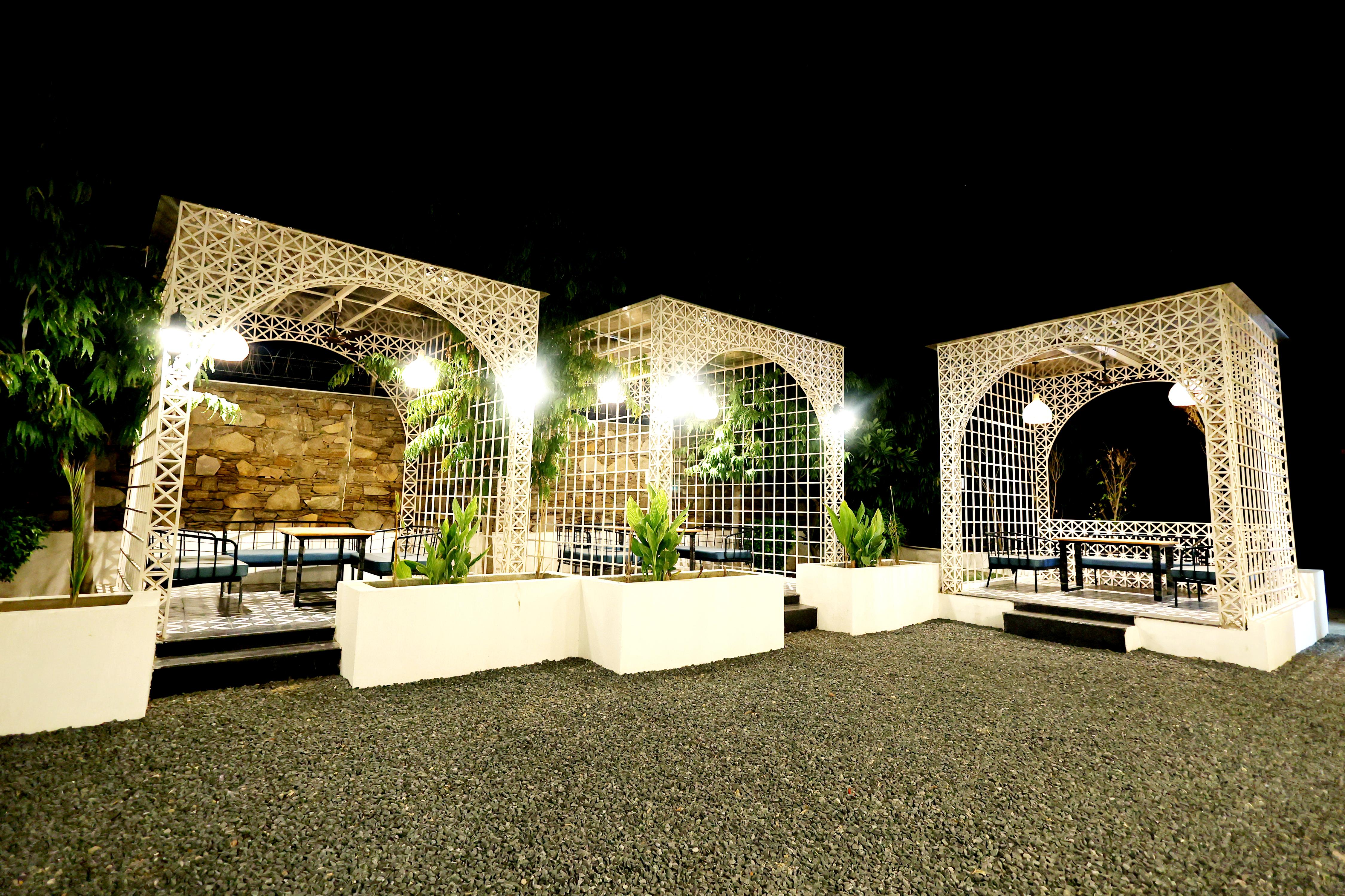 THE FARM Cafe & Restro