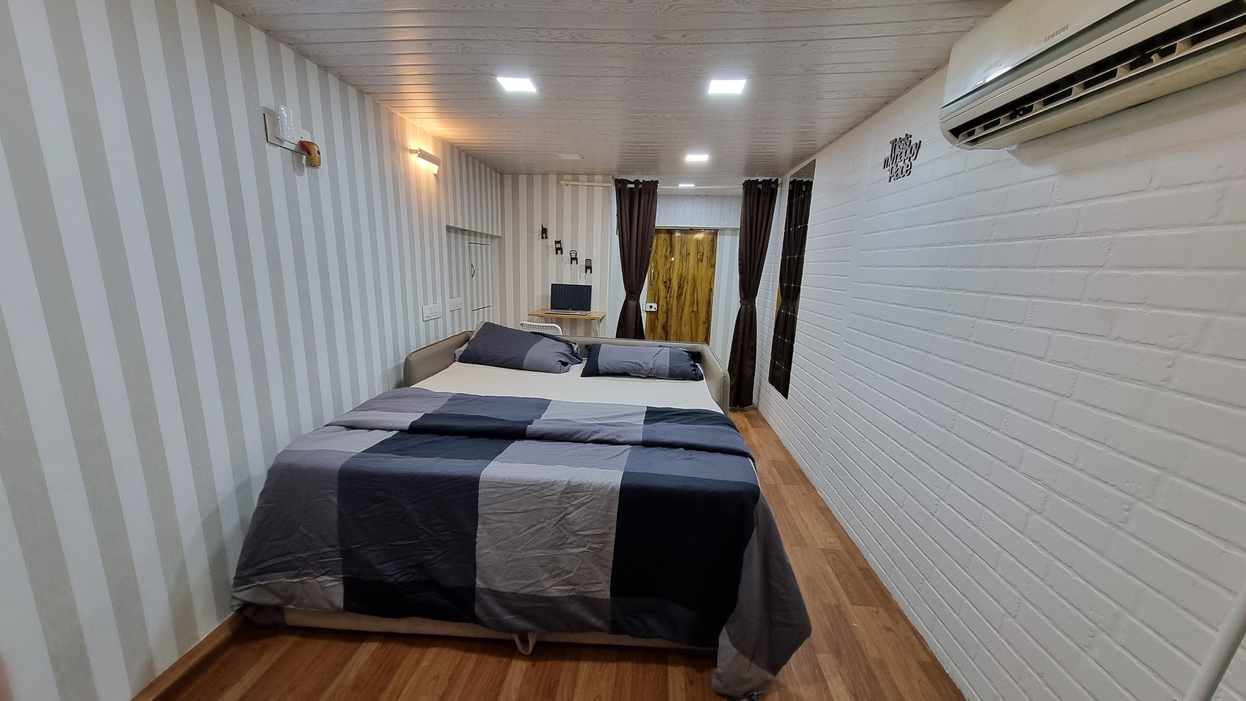 Curated visual reference: Sky Studio Apartment At Pali 𝗕𝗢𝗢𝗞 Mumbai Homestay Photo Inspiration