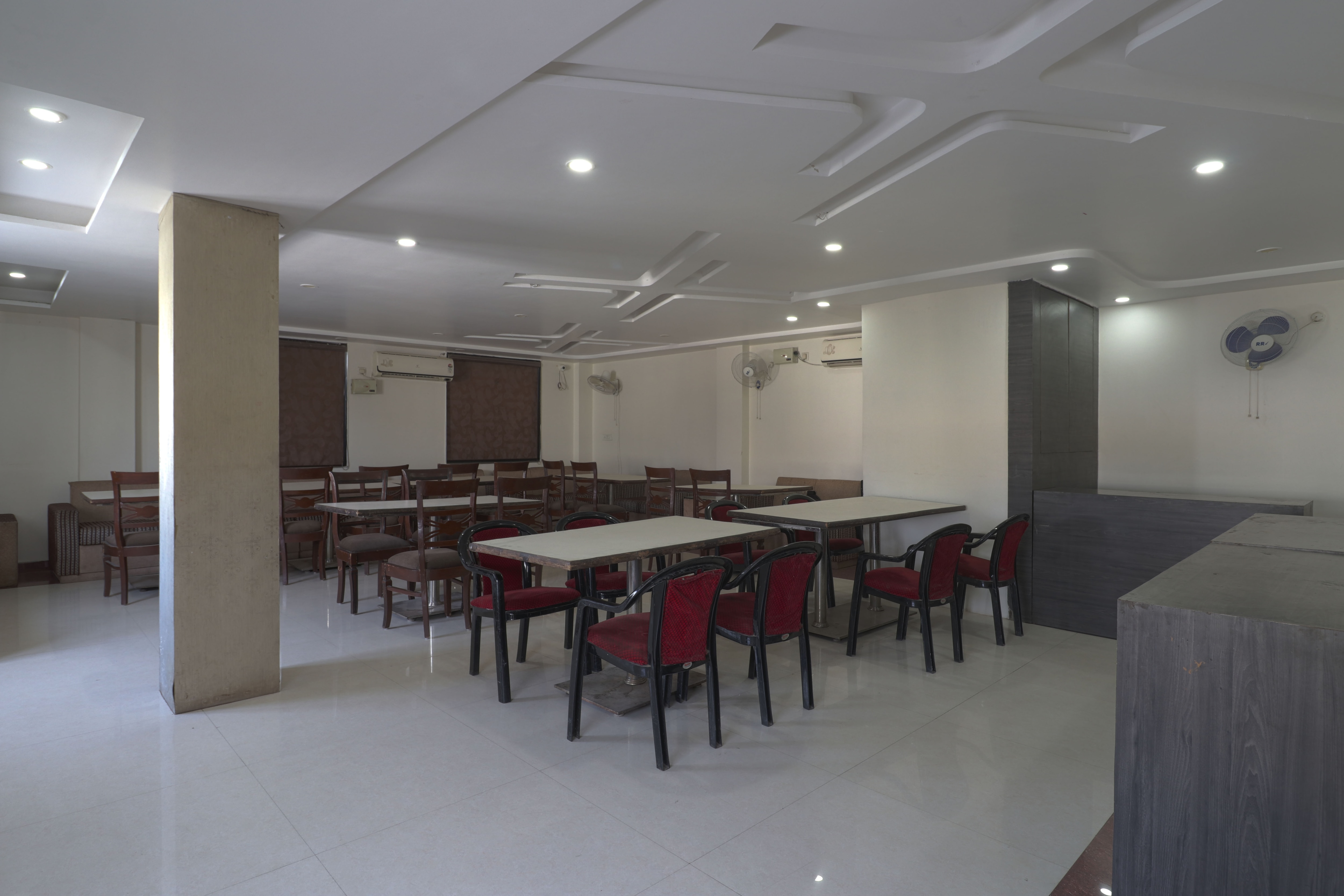 Nandgiri Palace & Resturant
