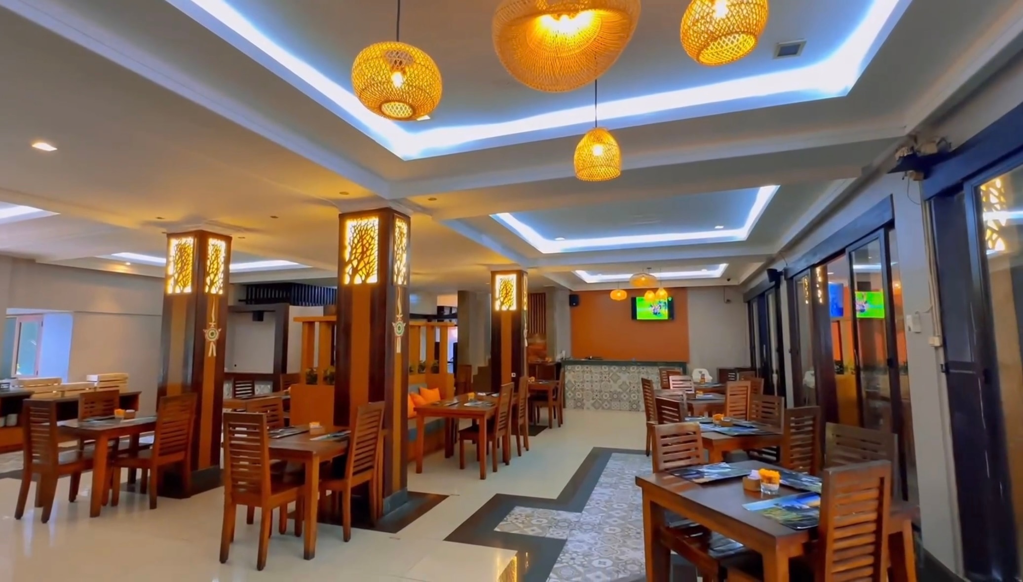 Champlung Terrace Restaurant and Bar
