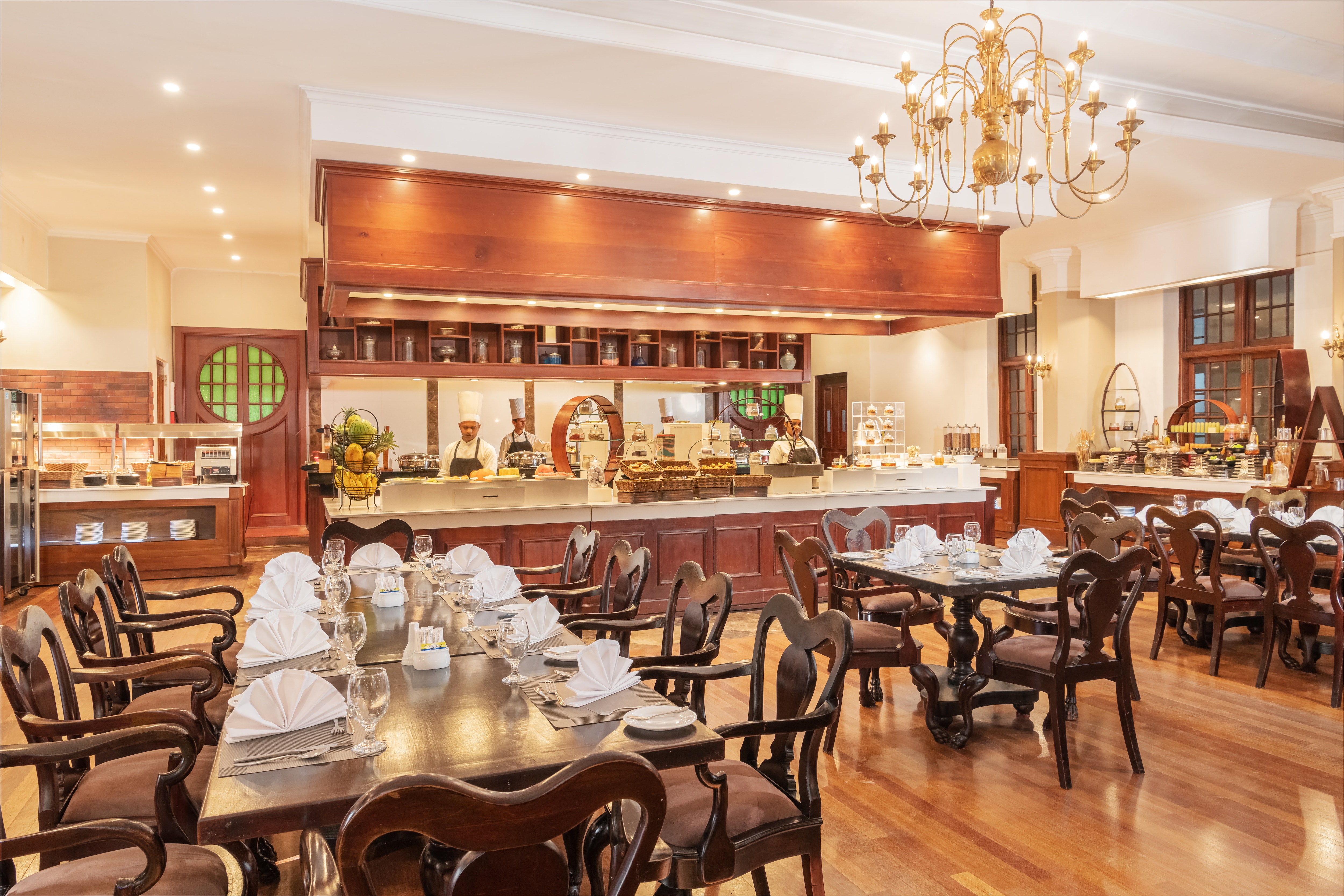 Barnes Restaurant - Main Dining Hall