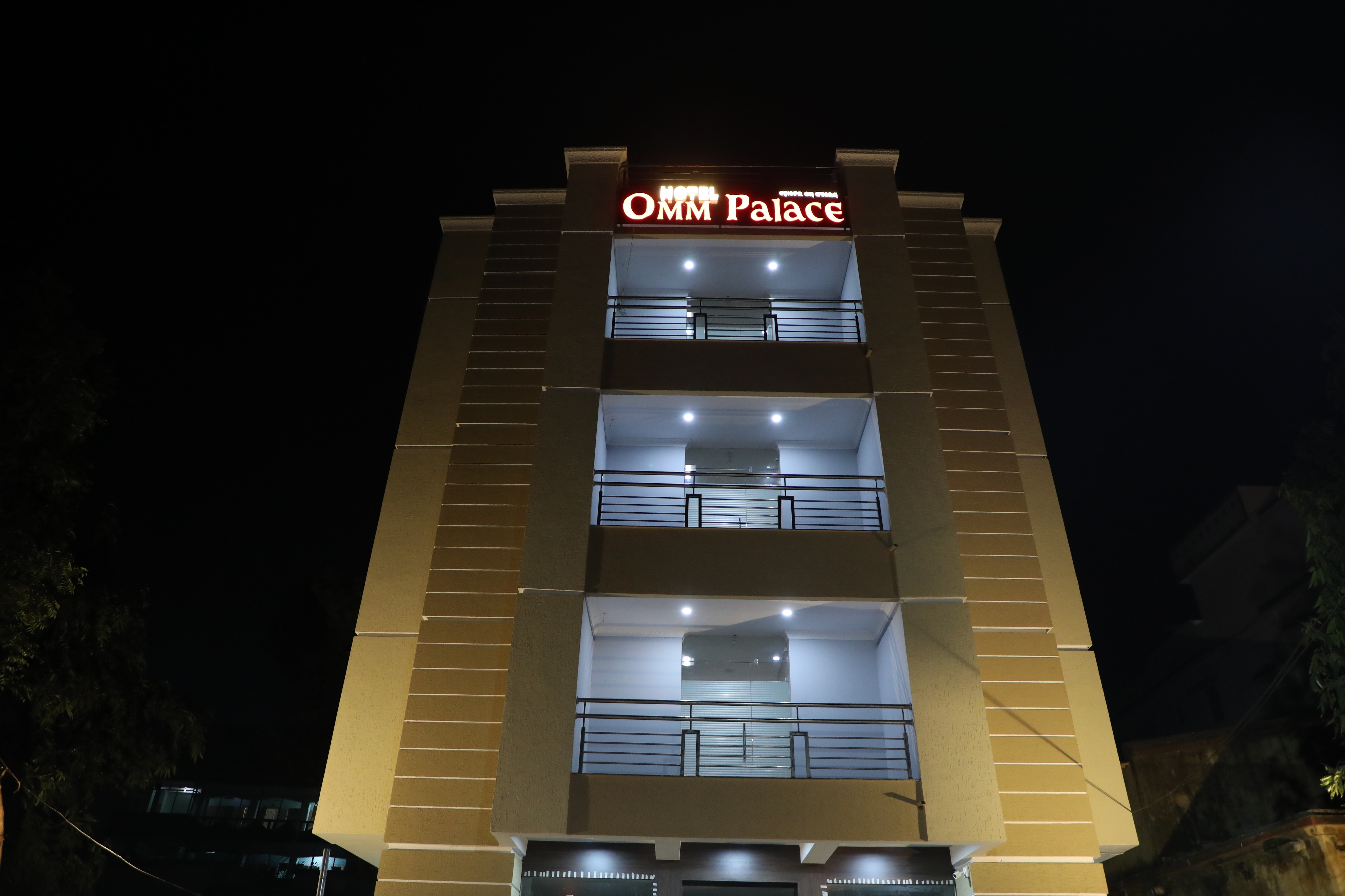 HOTEL OMM PALACE