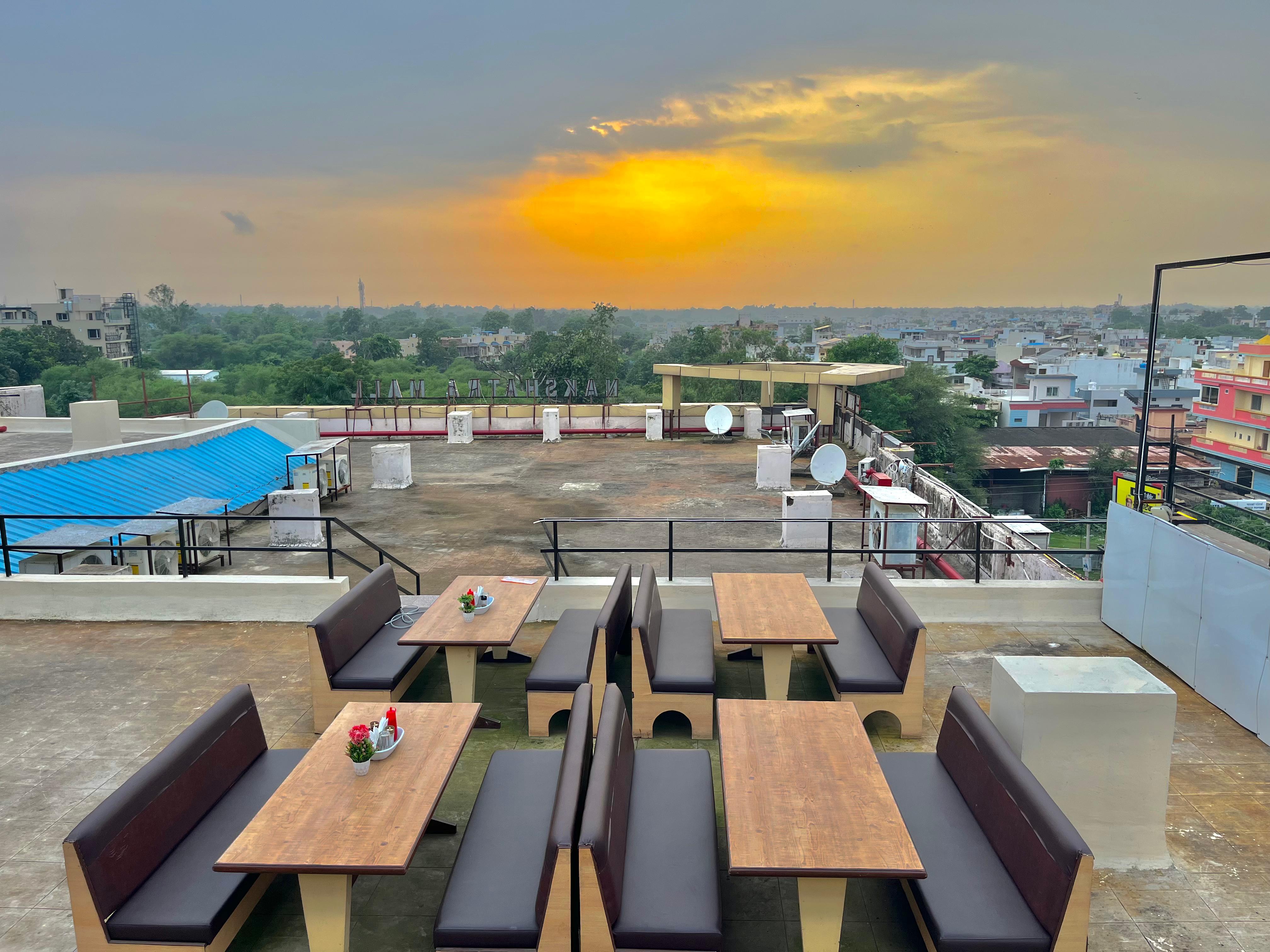 Nakshatra Sky Lounge Restro & Cafe