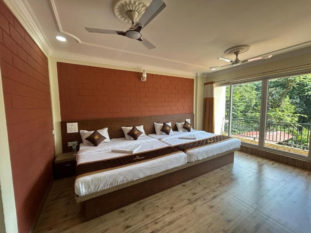 Hotel Parijatha inn