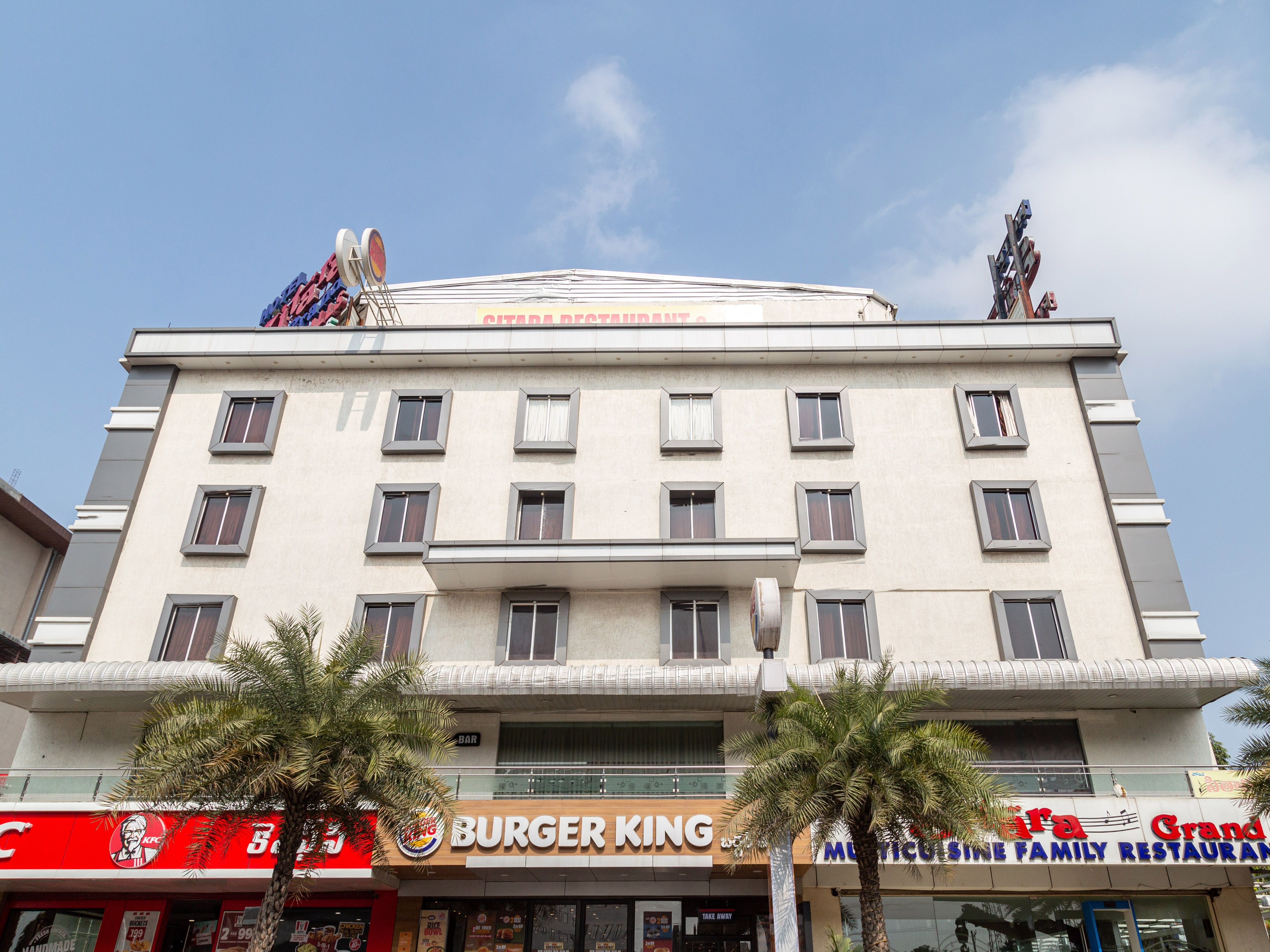 Hotel Sitara Grand