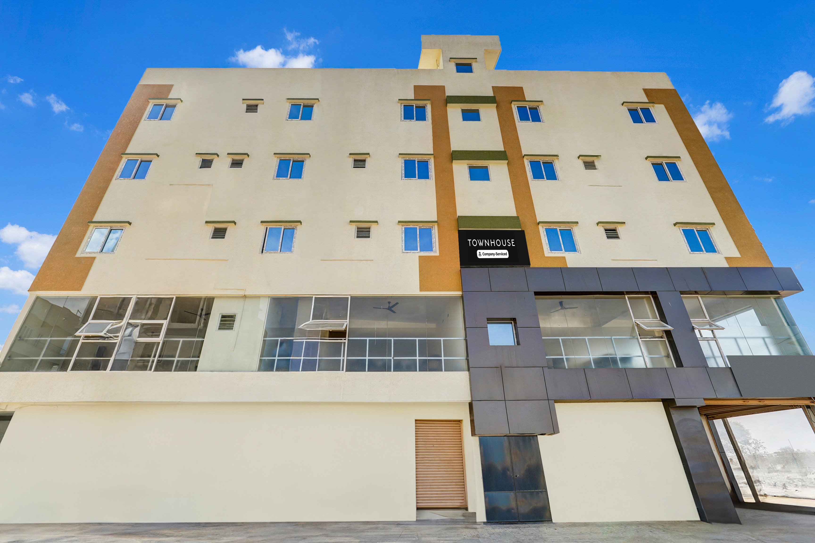 OYO 830164 Townhouse Hennur Near Kempegowda Air Port Restaurant