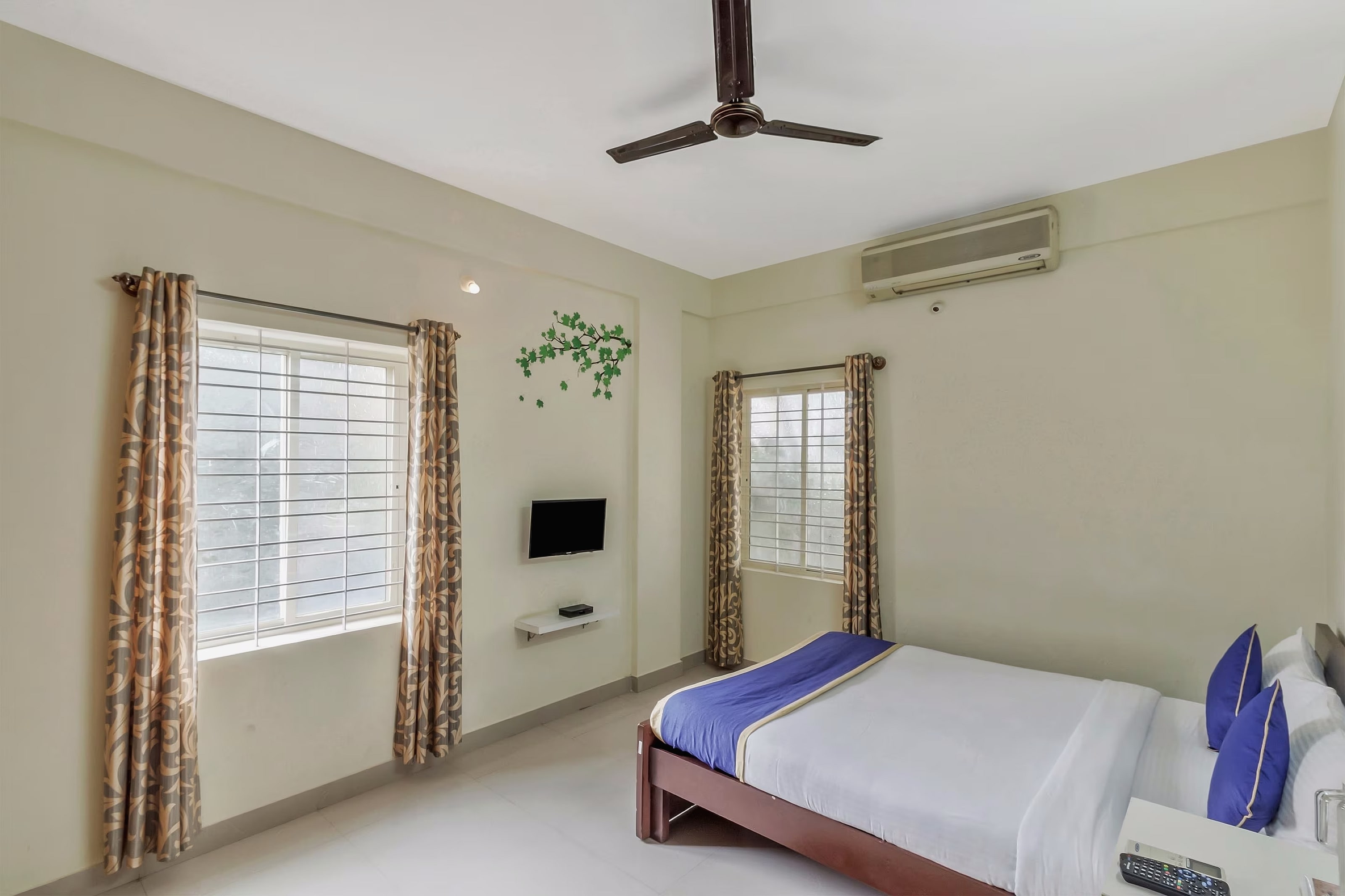 Rooms of Hotel O Manyata Tech Park K Narayanapura Cross Bus Stop ...