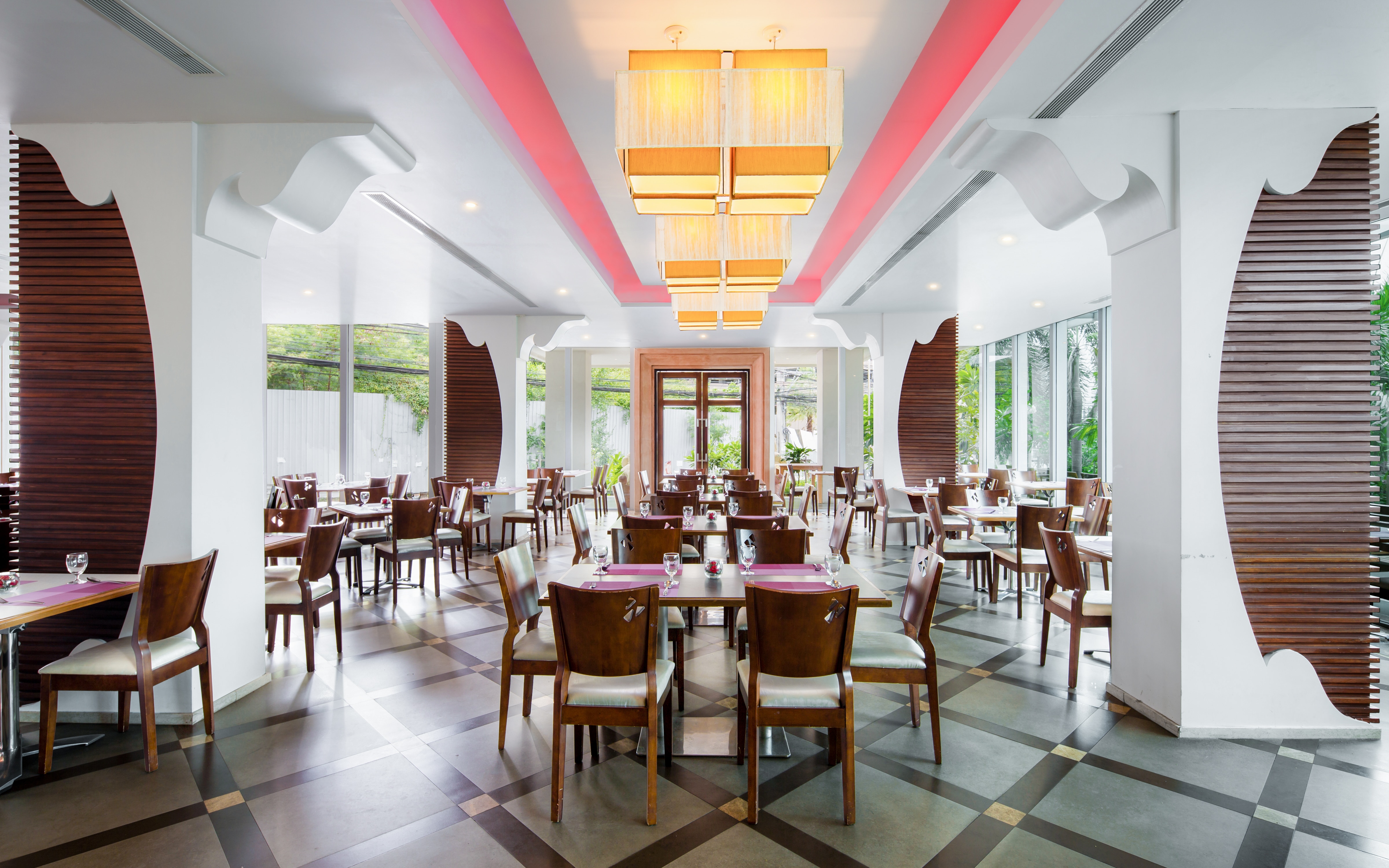 Salute Restaurant