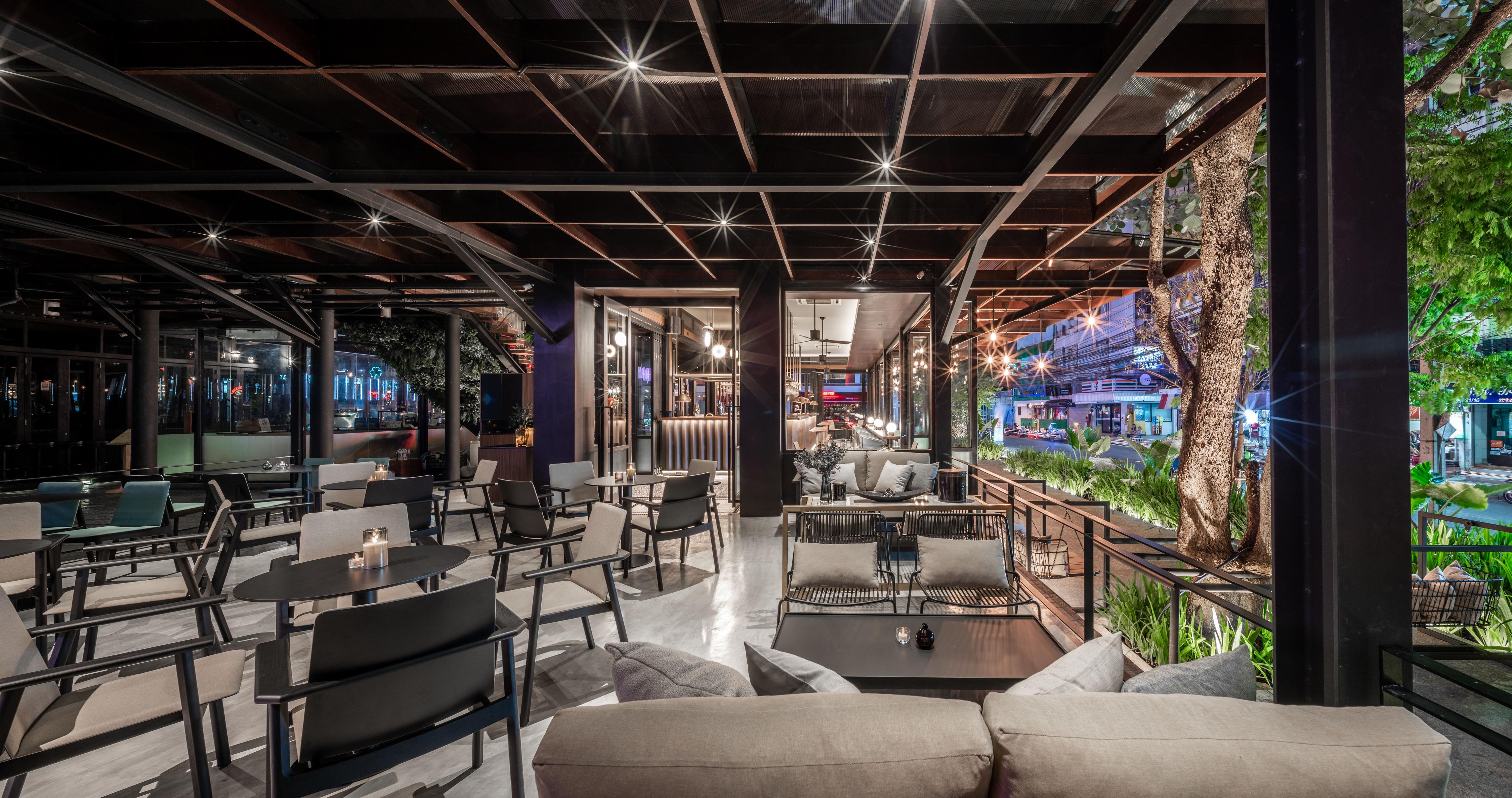 MANI BAR & GRILL