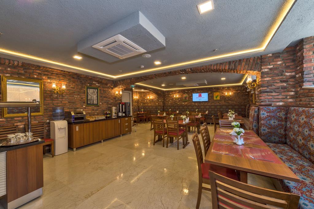 Main Resturant