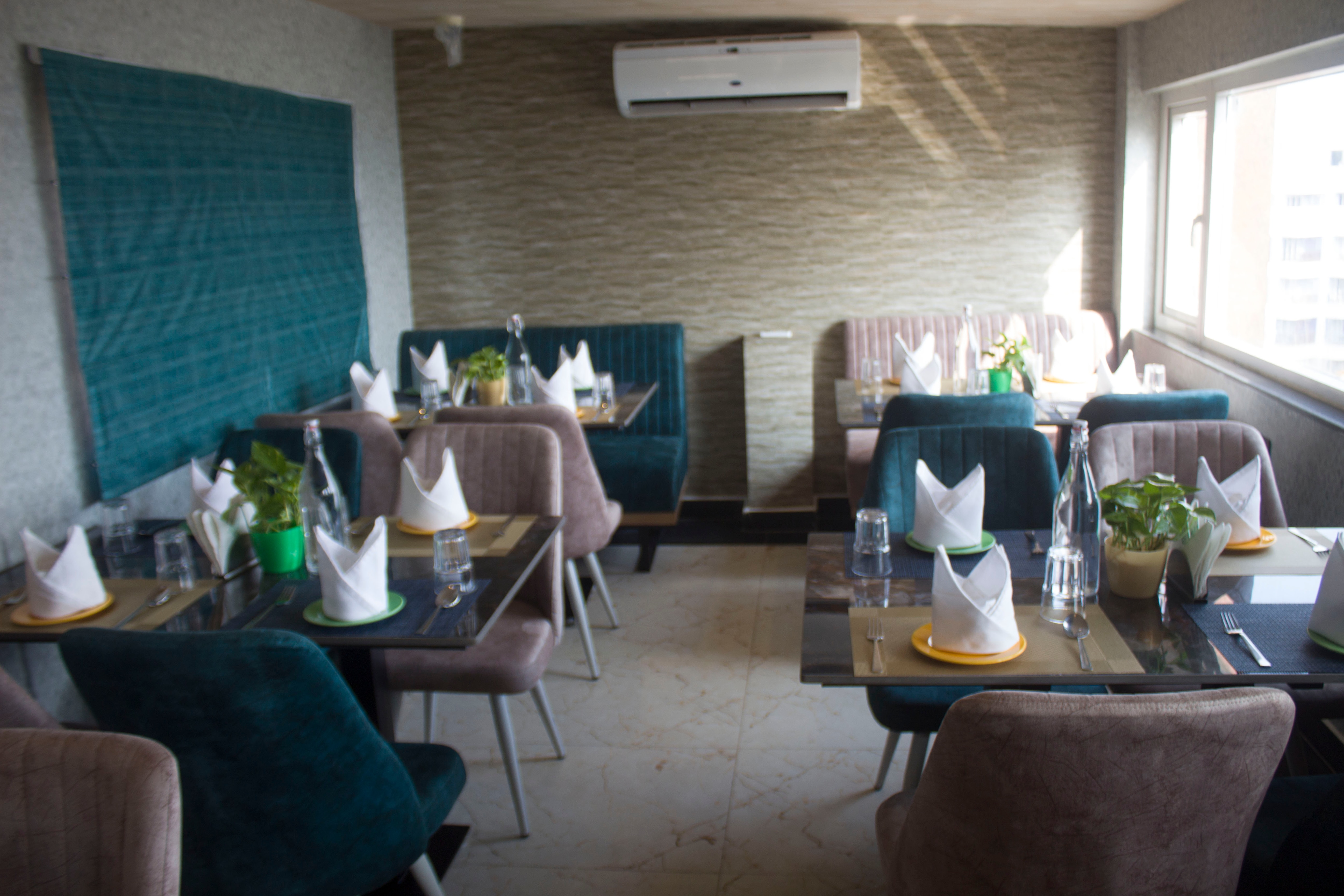 SKY  LOUNGE RESTAURANT 
