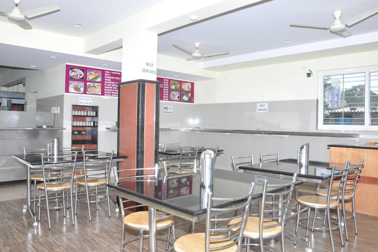 s.s.food court