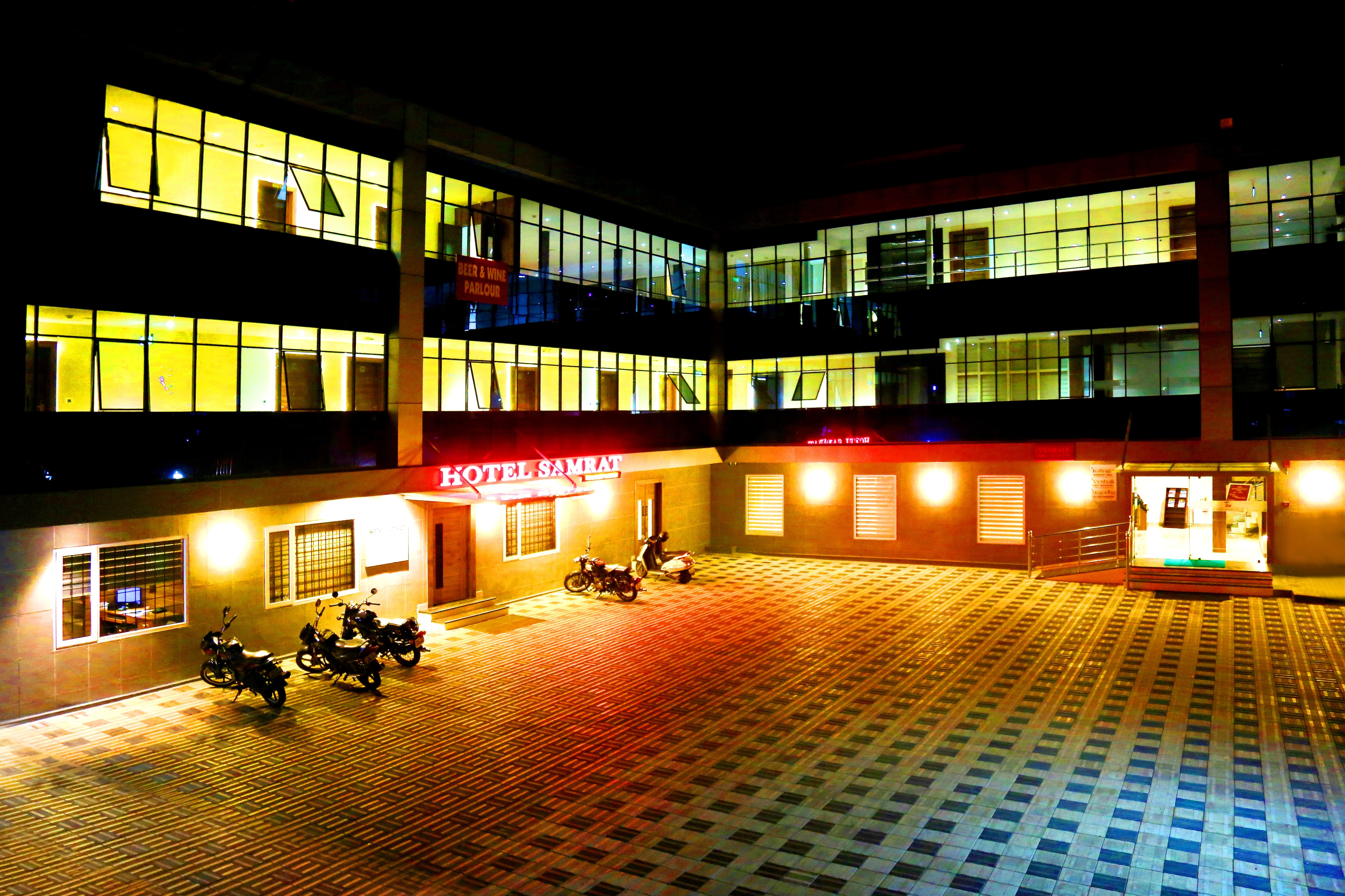 Hotel Samrat