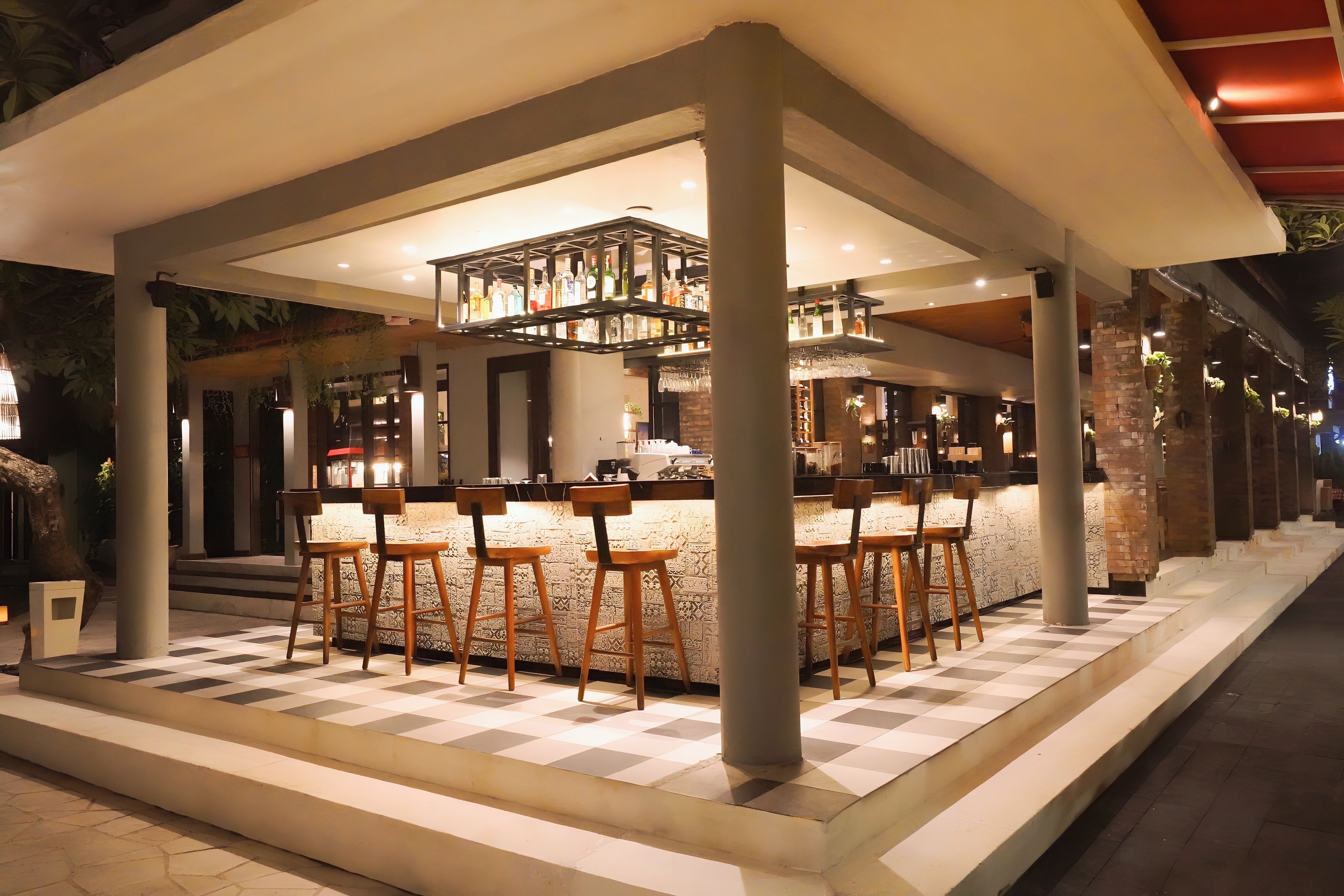 Rosso Vivo Dine & Lounge