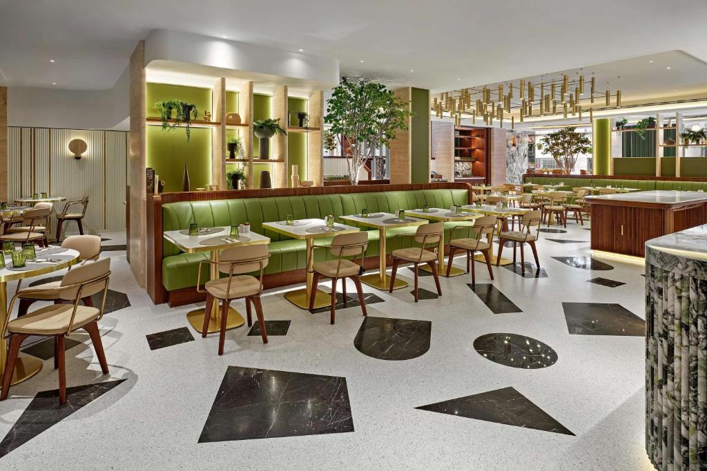 MR PORTER Restaurant, Bar & Lounge