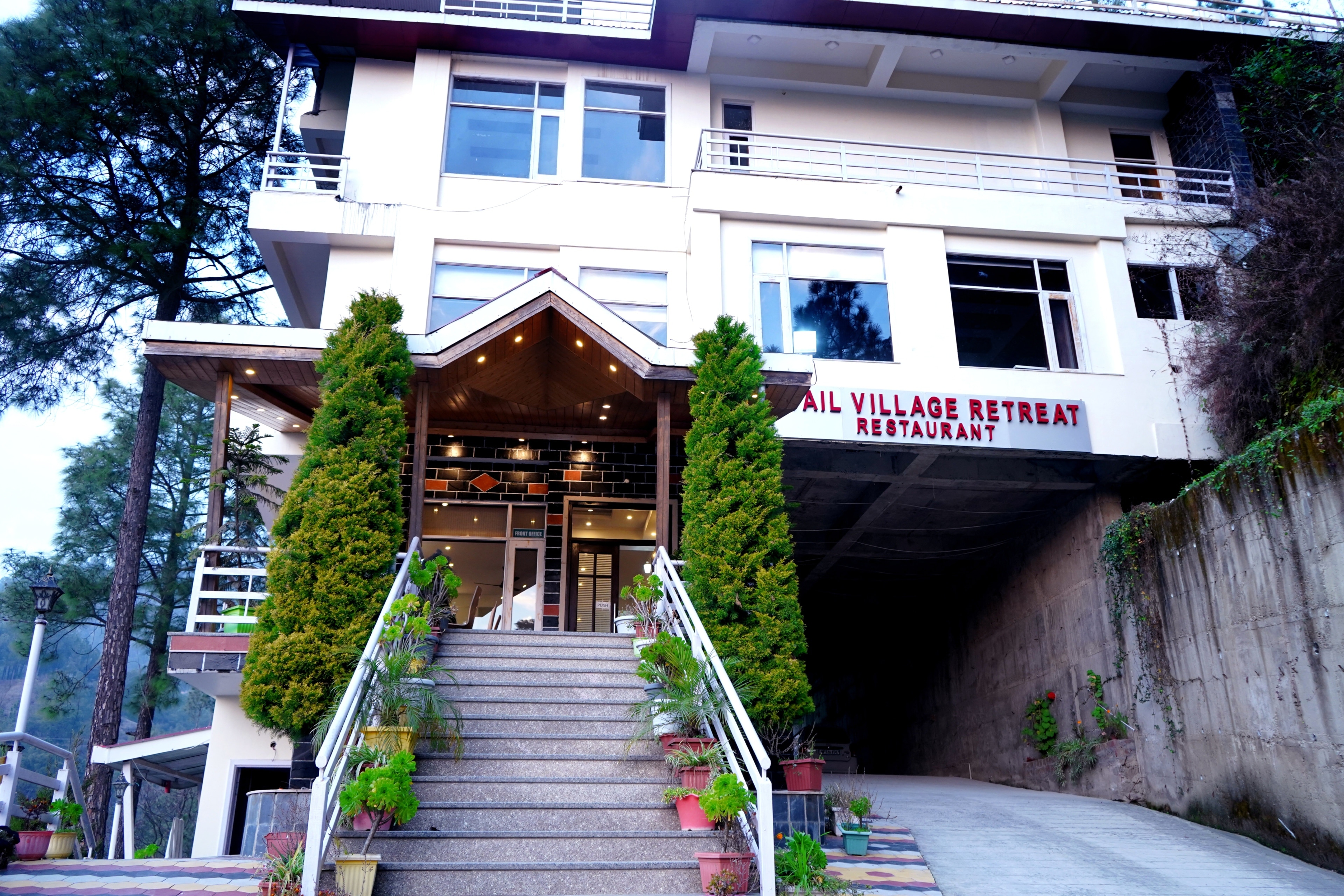 Hotel Chail Retreat-A Boutique Resort 𝗕𝗢𝗢𝗞 Chail Resort