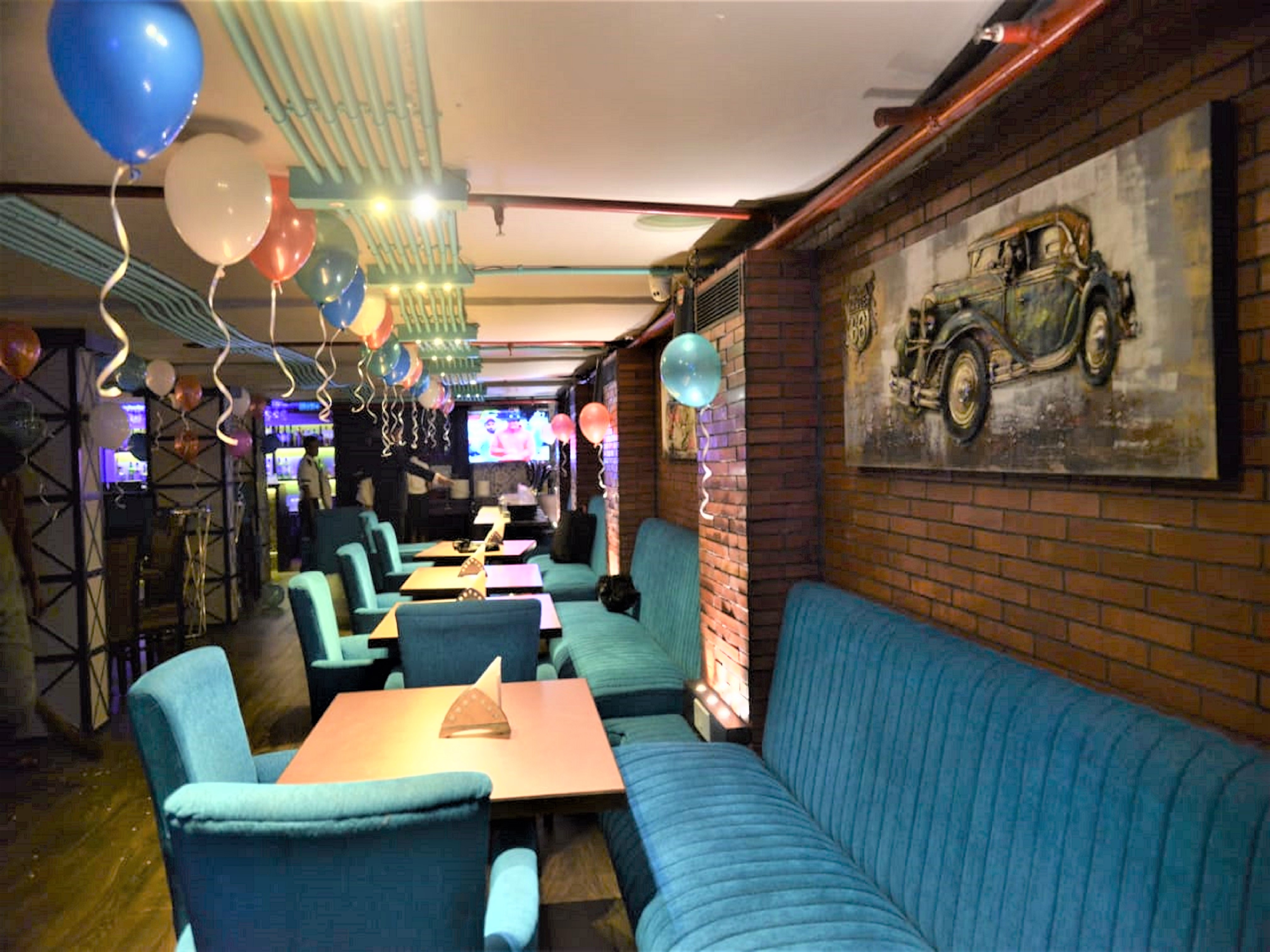 35 Bar & Lounge