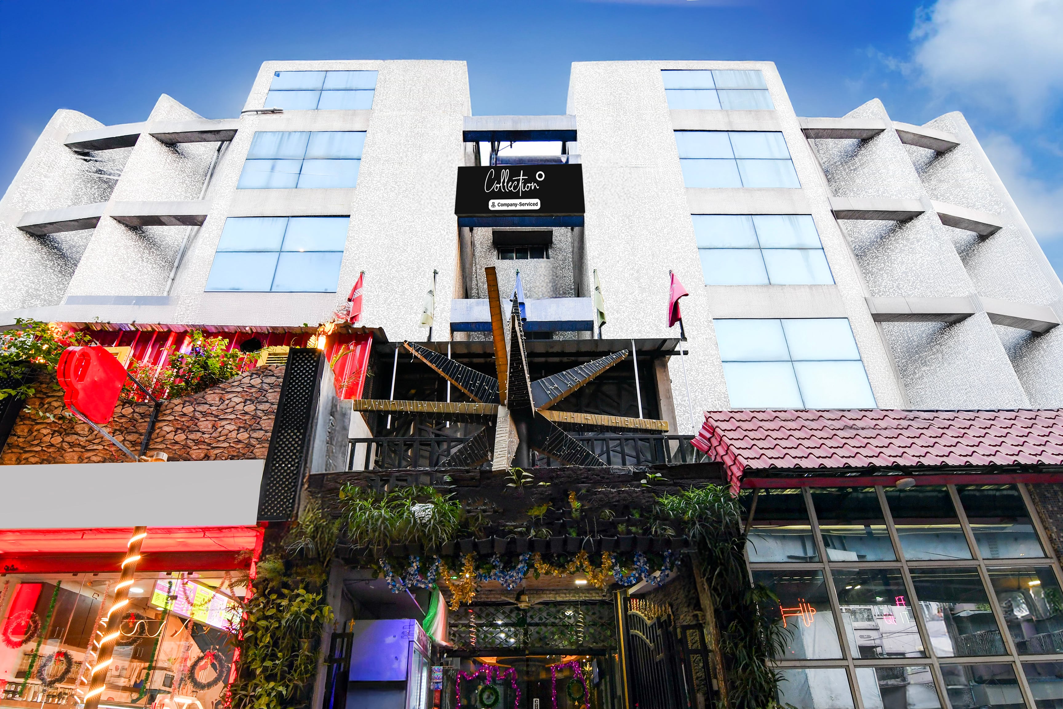 Super Collection O Circus Avenue Road Formerly Hotel Rockstar 𝗕𝗢𝗢𝗞 ...