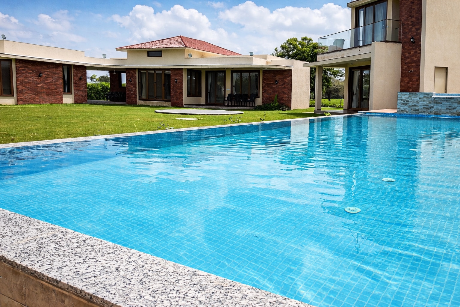 Sunnyside Farmhouse Pool Lush Lawn Spacious 𝗕𝗢𝗢𝗞 Sanand Farm House