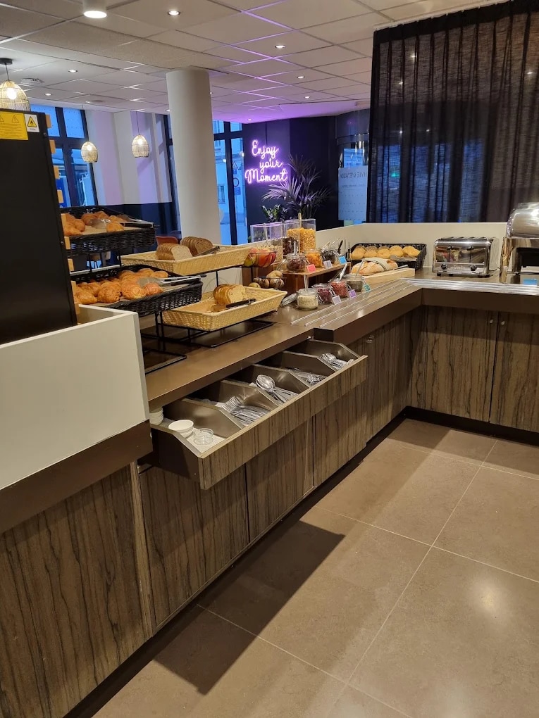 Breakfast Lounge