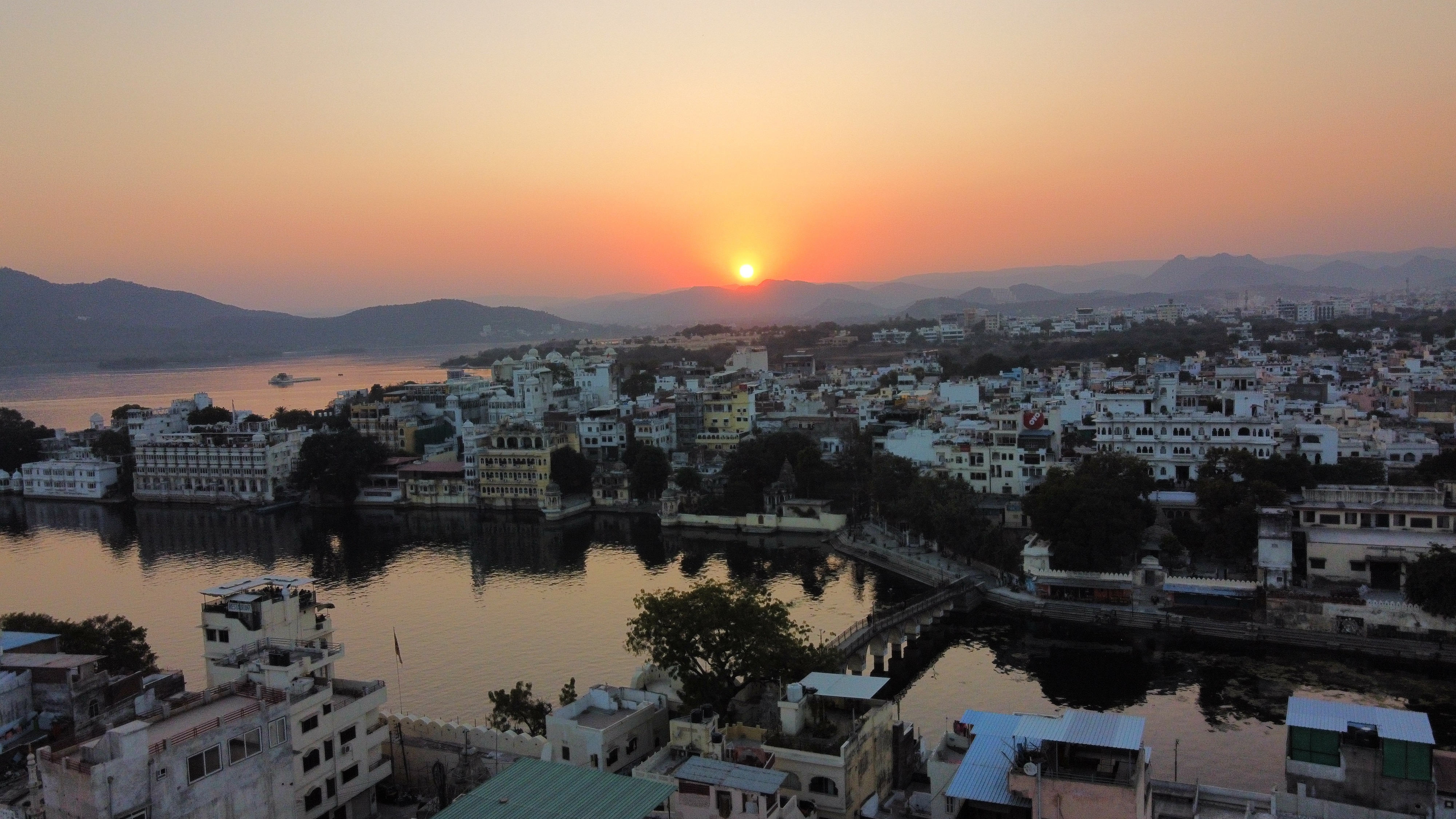 Skyfall  Restaurant & Bar 